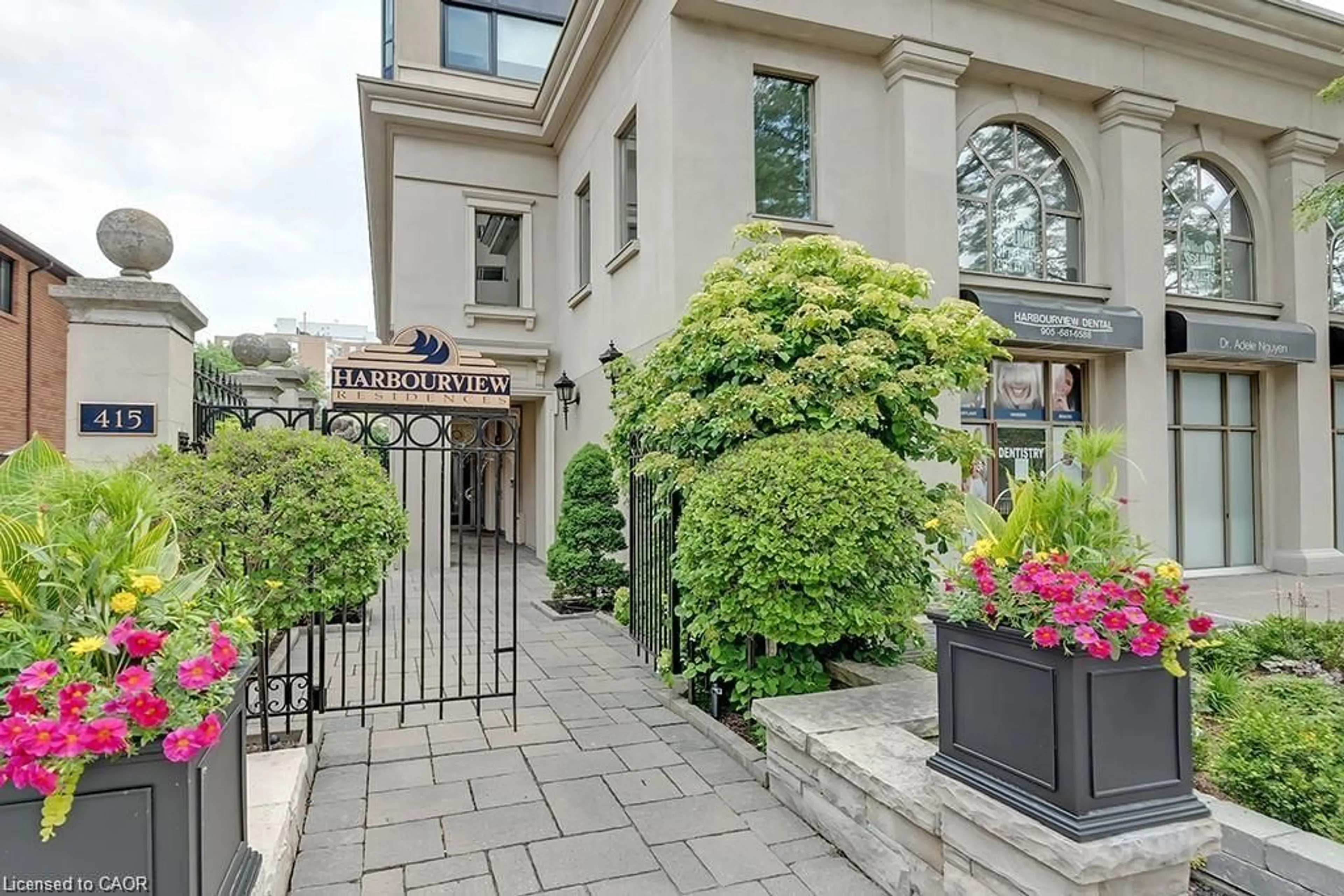Unknown for 415 Locust St #1001, Burlington Ontario L7S 2J2