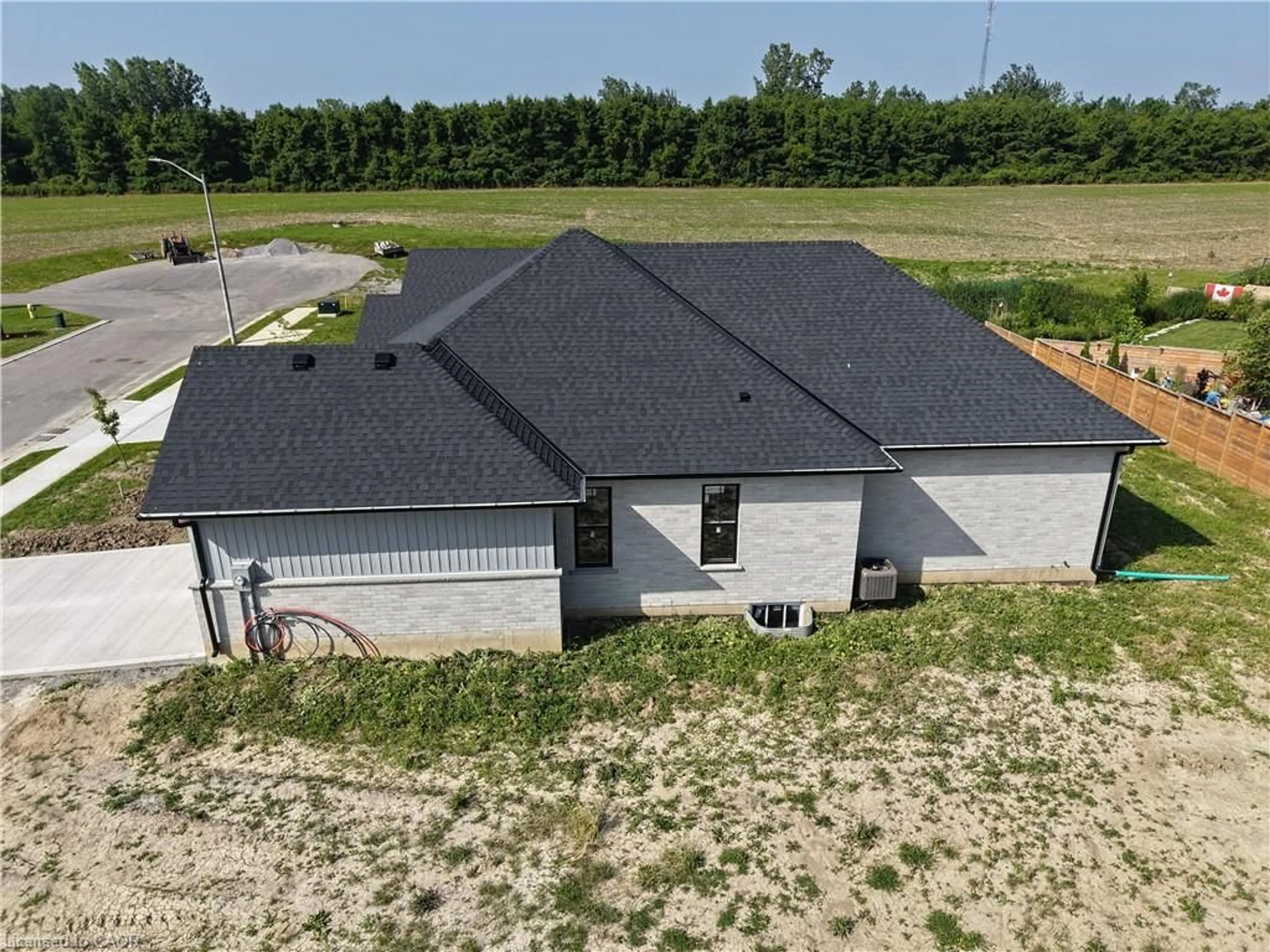 A pic from outside/outdoor area/front of a property/back of a property/a pic from drone, building for 67 Hunter Dr, Port Rowan Ontario N0E 1M0