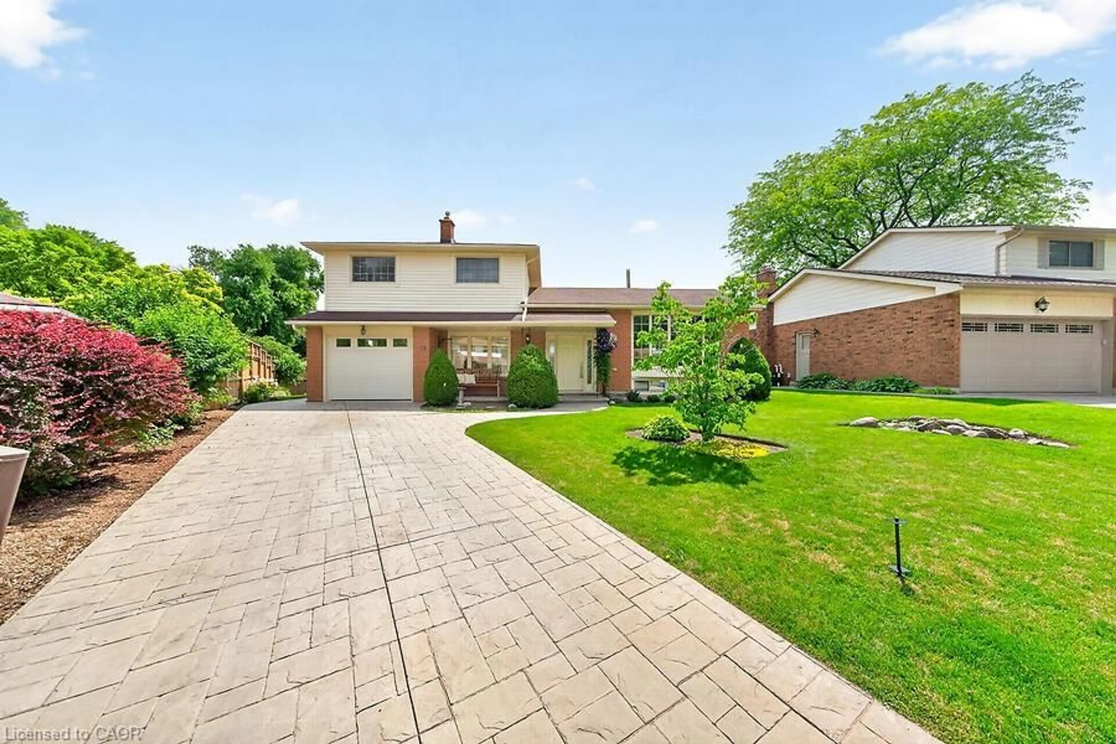 Home with brick exterior material, street for 7 Elizabeth Crt, Dundas Ontario L9H 3M1