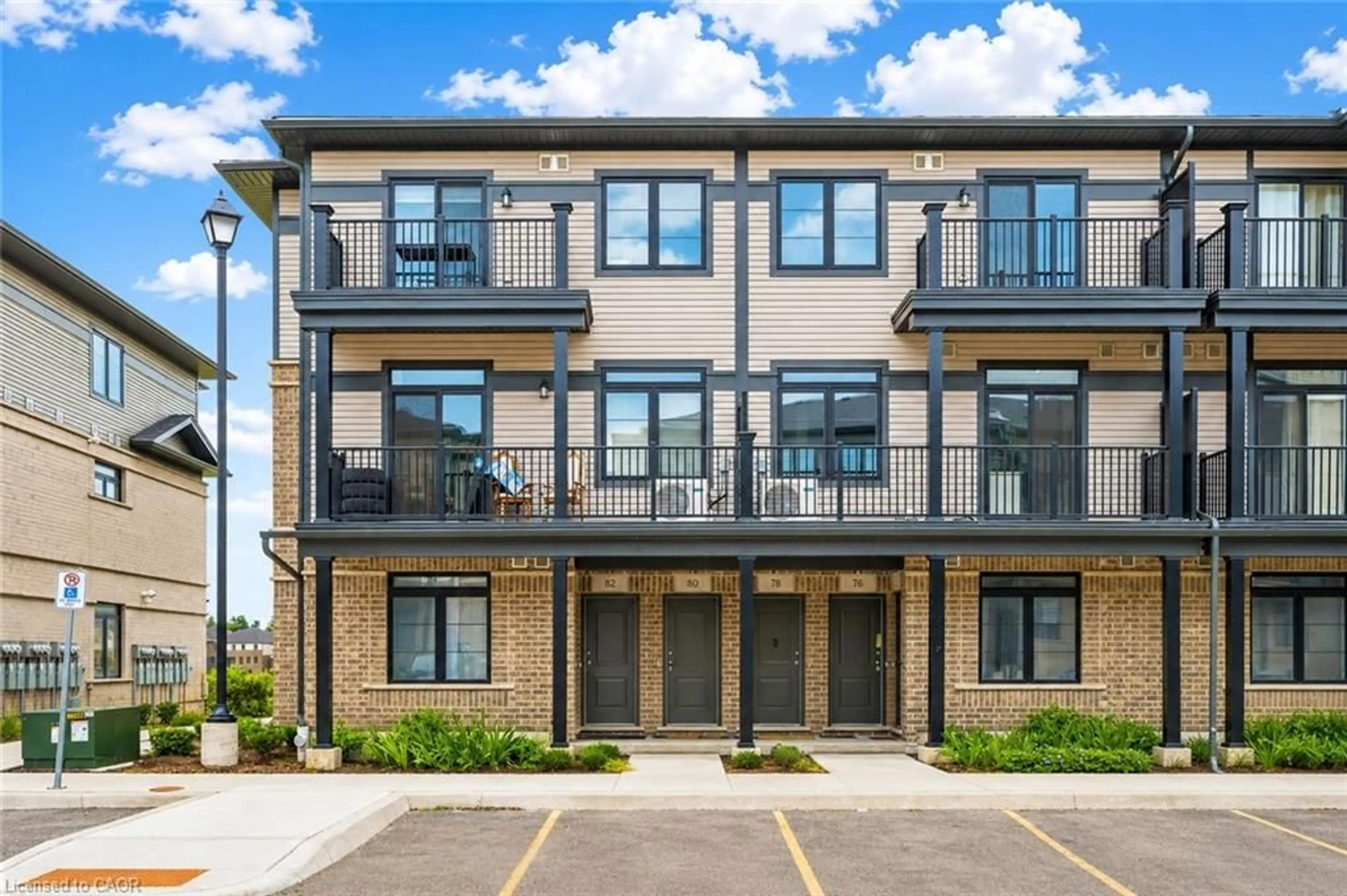 Patio, unknown for 80 Lomond Lane, Kitchener Ontario N2R 0R4