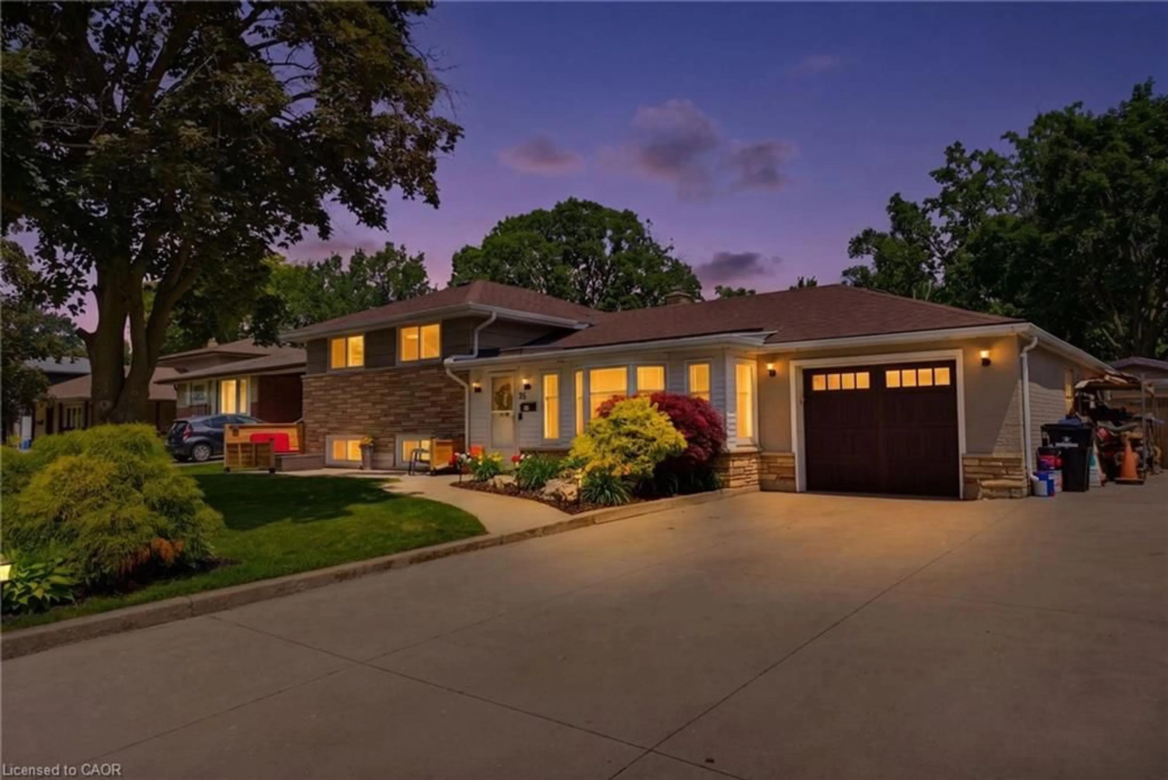 Home with brick exterior material, street for 29 Woodland Dr, Cambridge Ontario N1R 2X7
