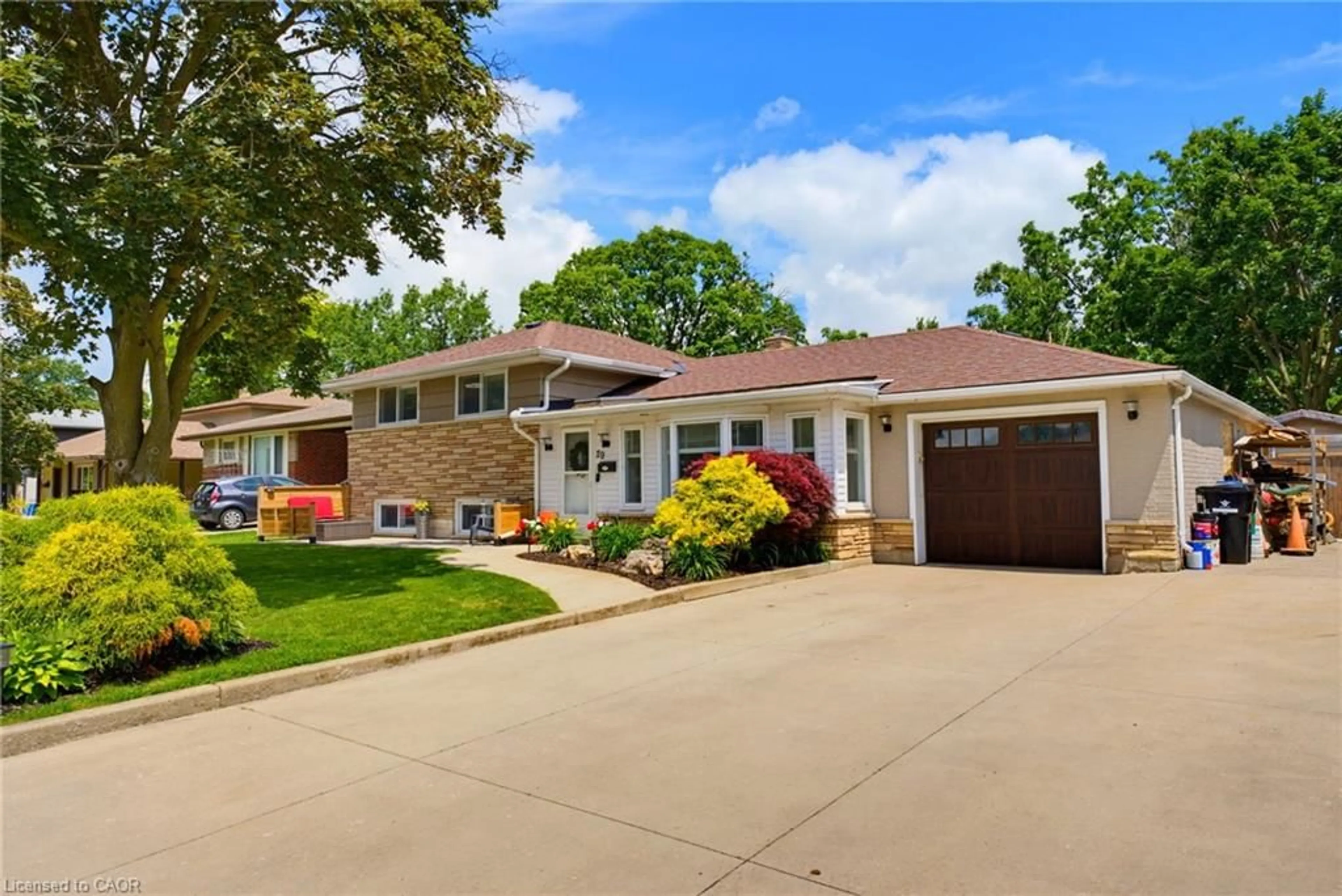 Unknown for 29 Woodland Dr, Cambridge Ontario N1R 2X7