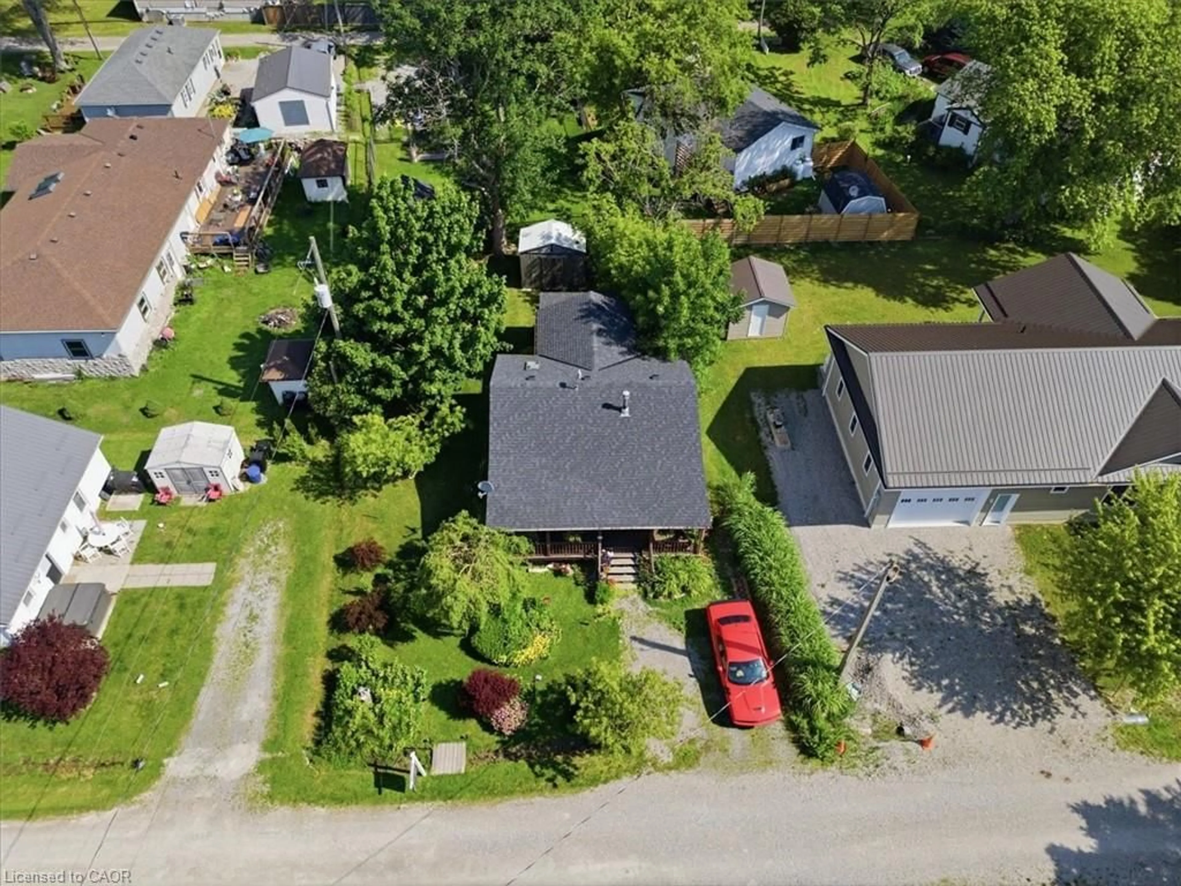 A pic from outside/outdoor area/front of a property/back of a property/a pic from drone, street for 13 Winger Dr, Selkirk Ontario N0A 1P0
