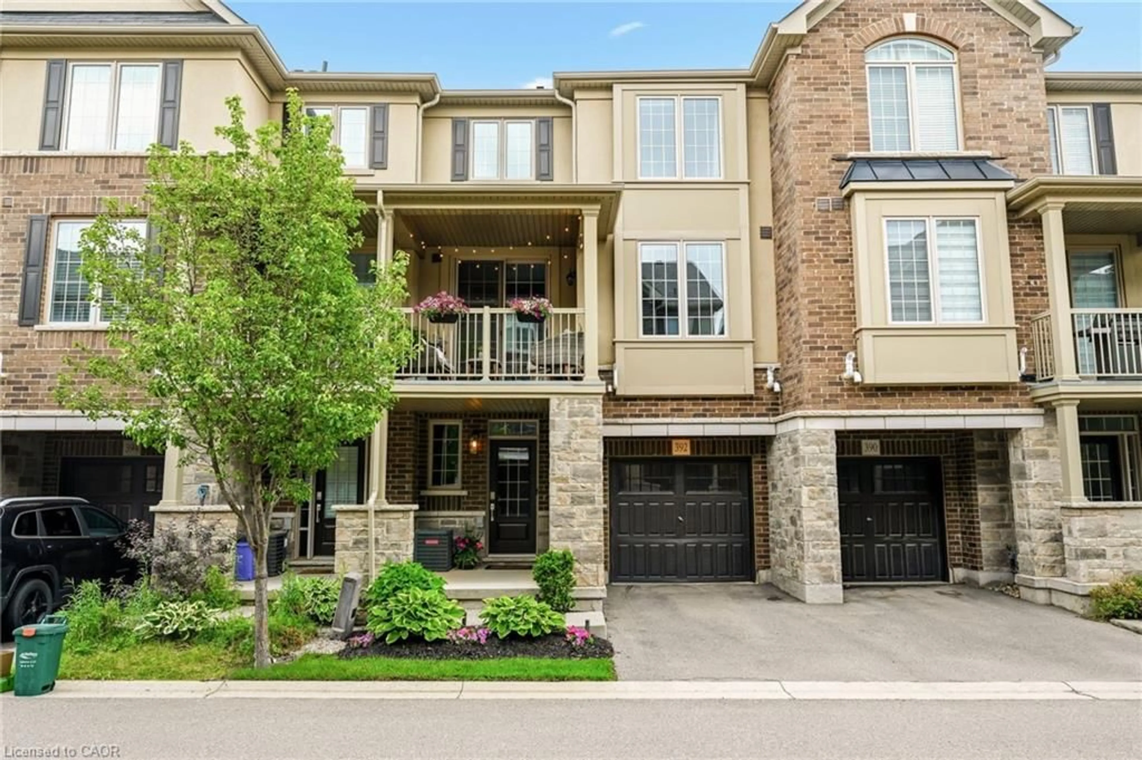 Home with brick exterior material, street for 392 Cranbrook Common, Oakville Ontario L6H 0P9