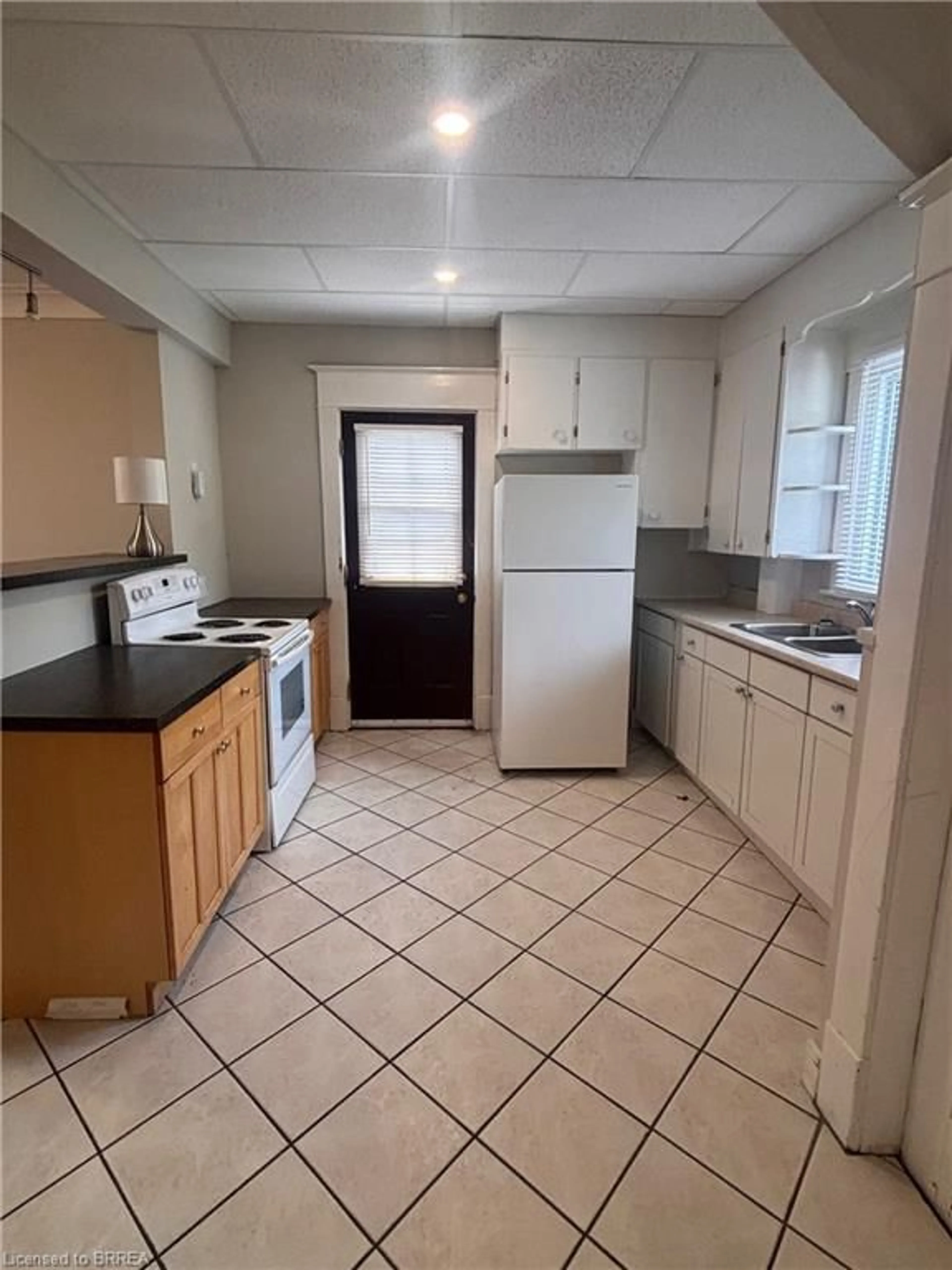 Standard kitchen, ceramic/tile floor for 47 Grey St, Brantford Ontario N3T 2T1