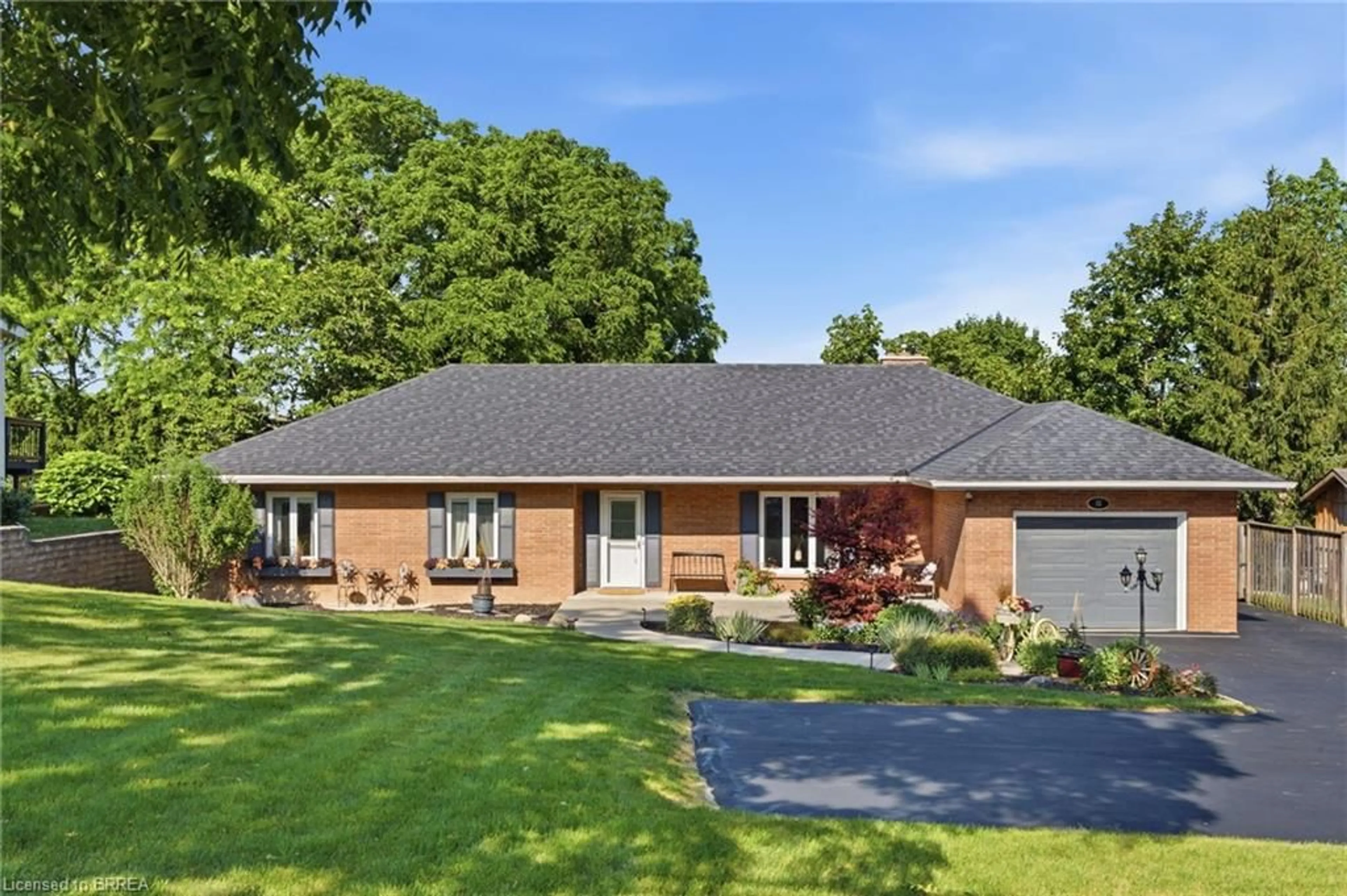 Home with brick exterior material, street for 58 Munsee St, Cayuga Ontario N0A 1E0