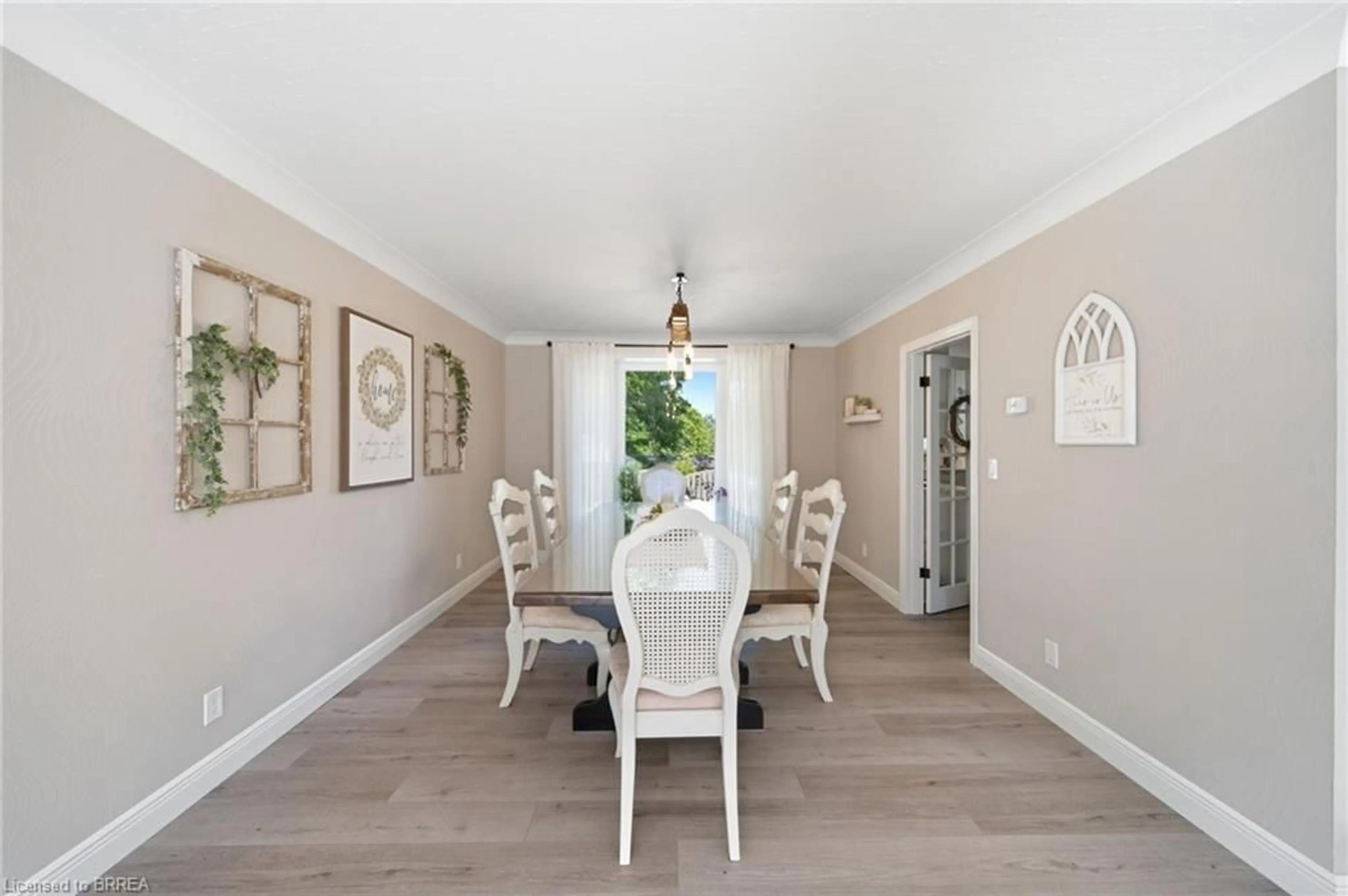 Dining room, wood/laminate floor for 58 Munsee St, Cayuga Ontario N0A 1E0