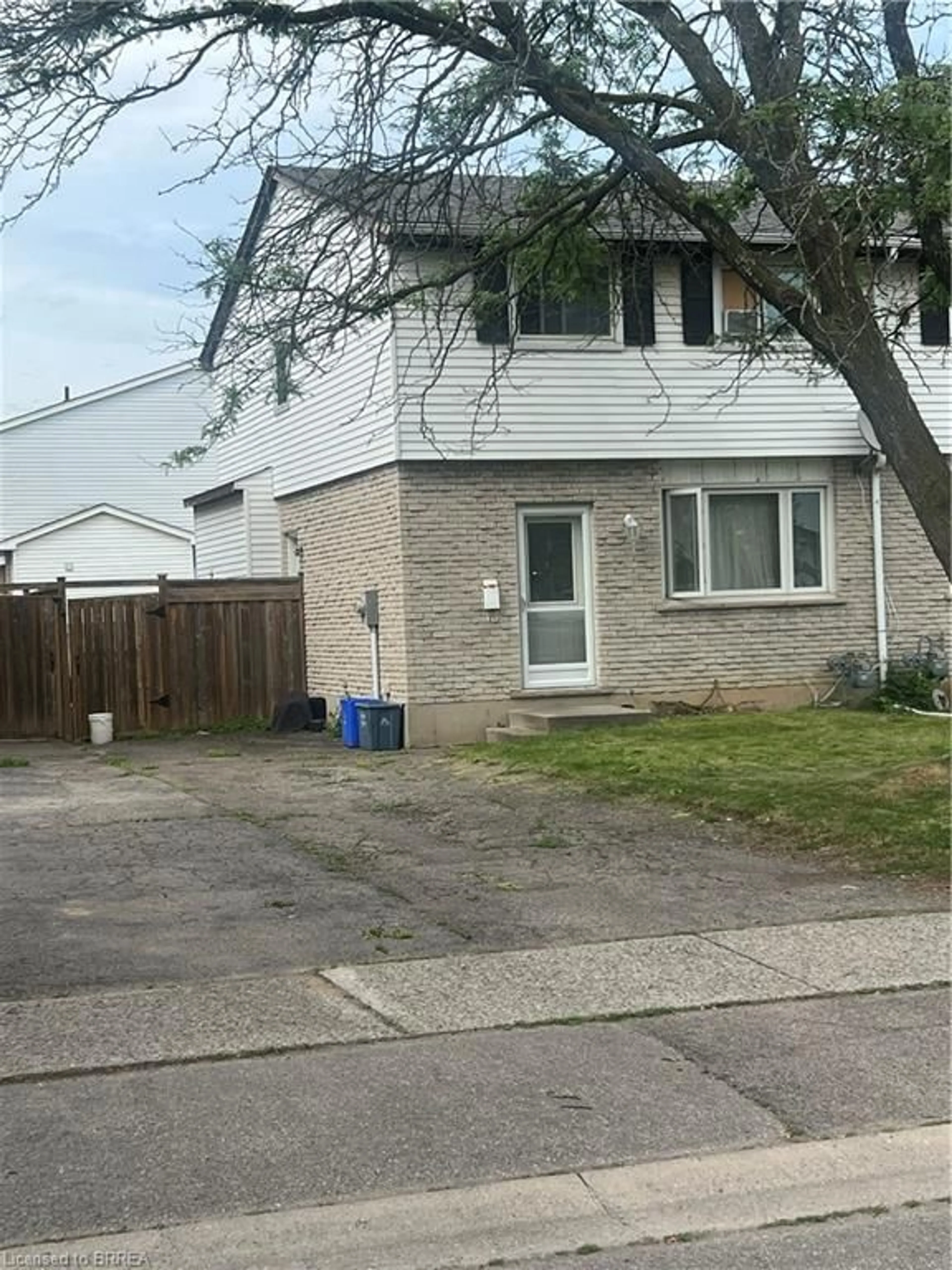 Unknown for 35 Debby Cres, Brantford Ontario N3R 7A4
