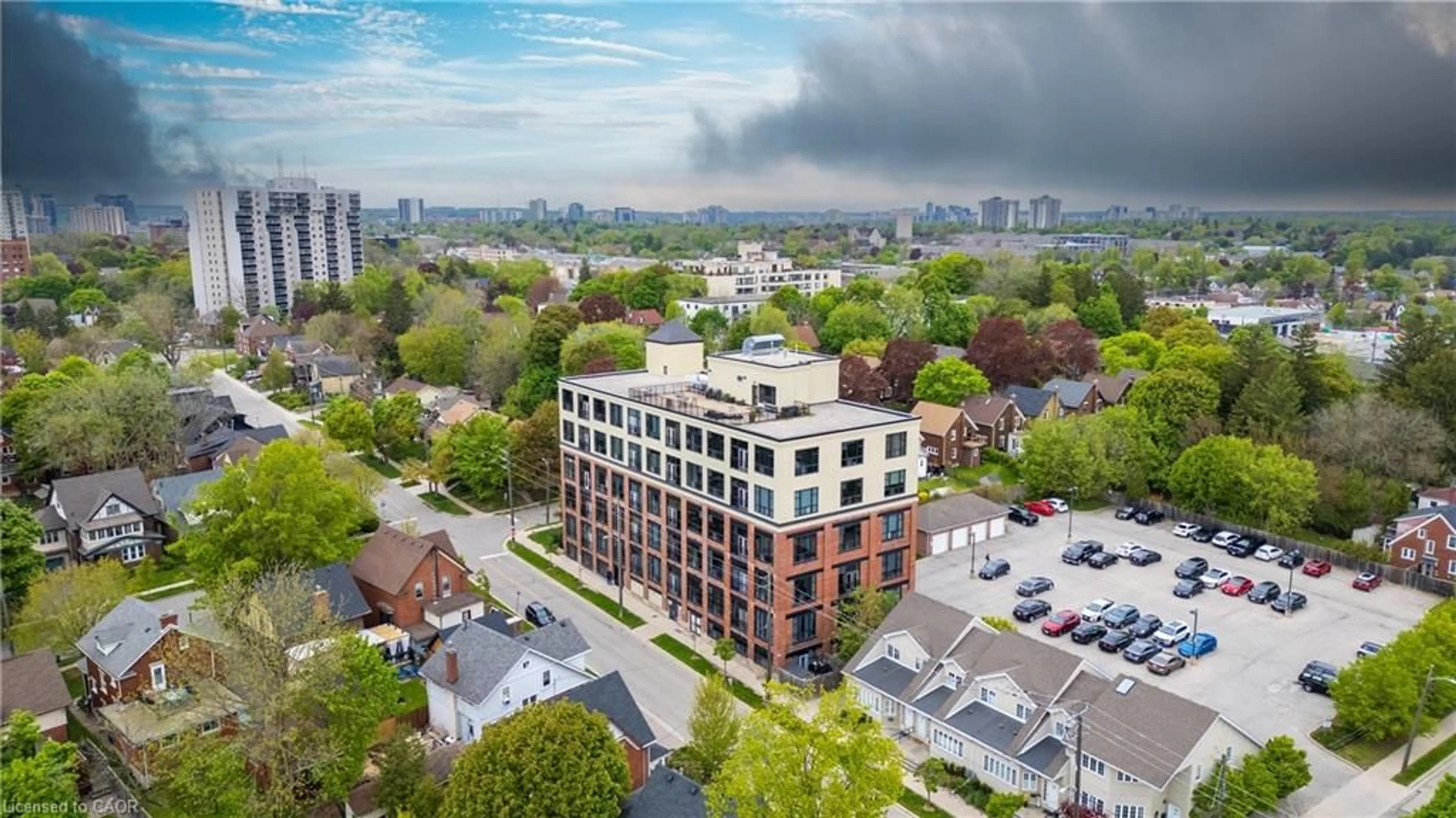 A pic from outside/outdoor area/front of a property/back of a property/a pic from drone, building for 120 Mansion St #501, Kitchener Ontario N2H 0A1