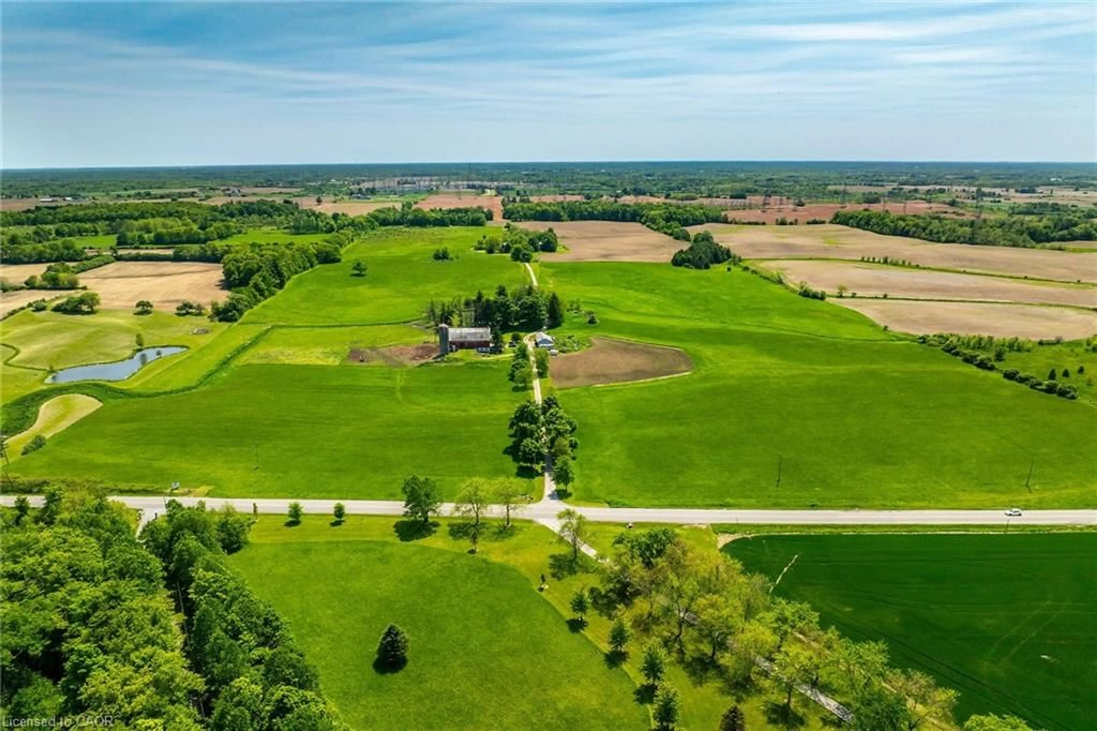 A pic from outside/outdoor area/front of a property/back of a property/a pic from drone, unknown for 1216 Sawmill Rd, Ancaster Ontario L9G 3L1
