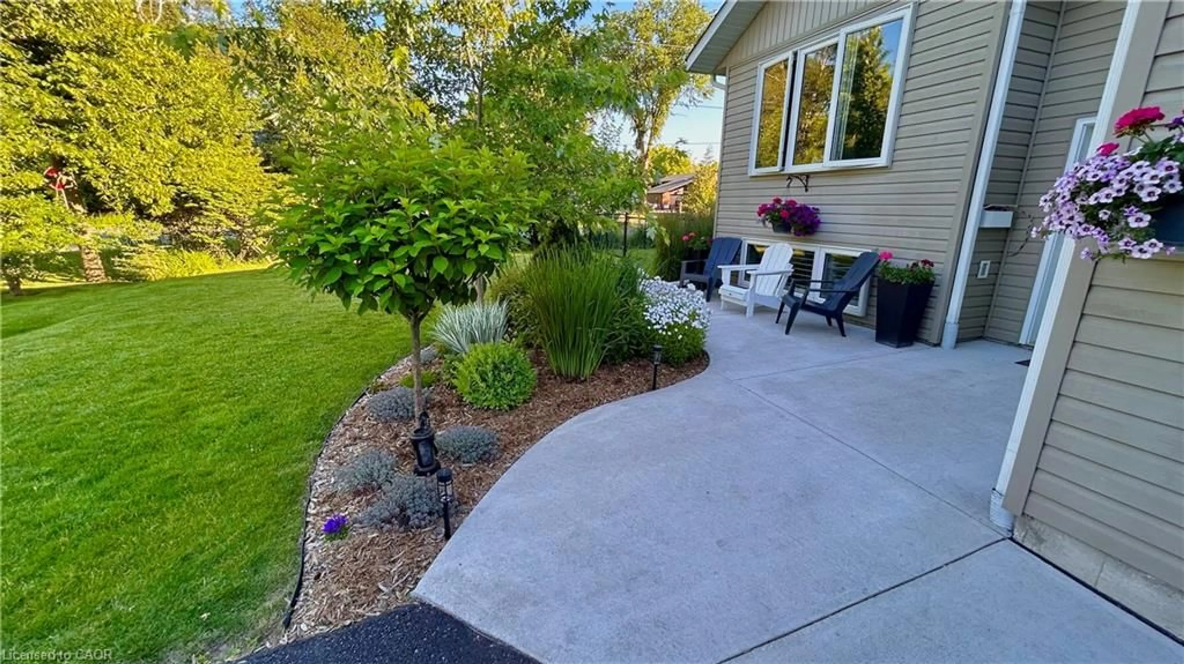 Patio, unknown for 1680 Timmins Ave, Innisfil Ontario L9S 1S8