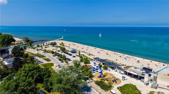 9 Pine St #102, Grand Bend 5