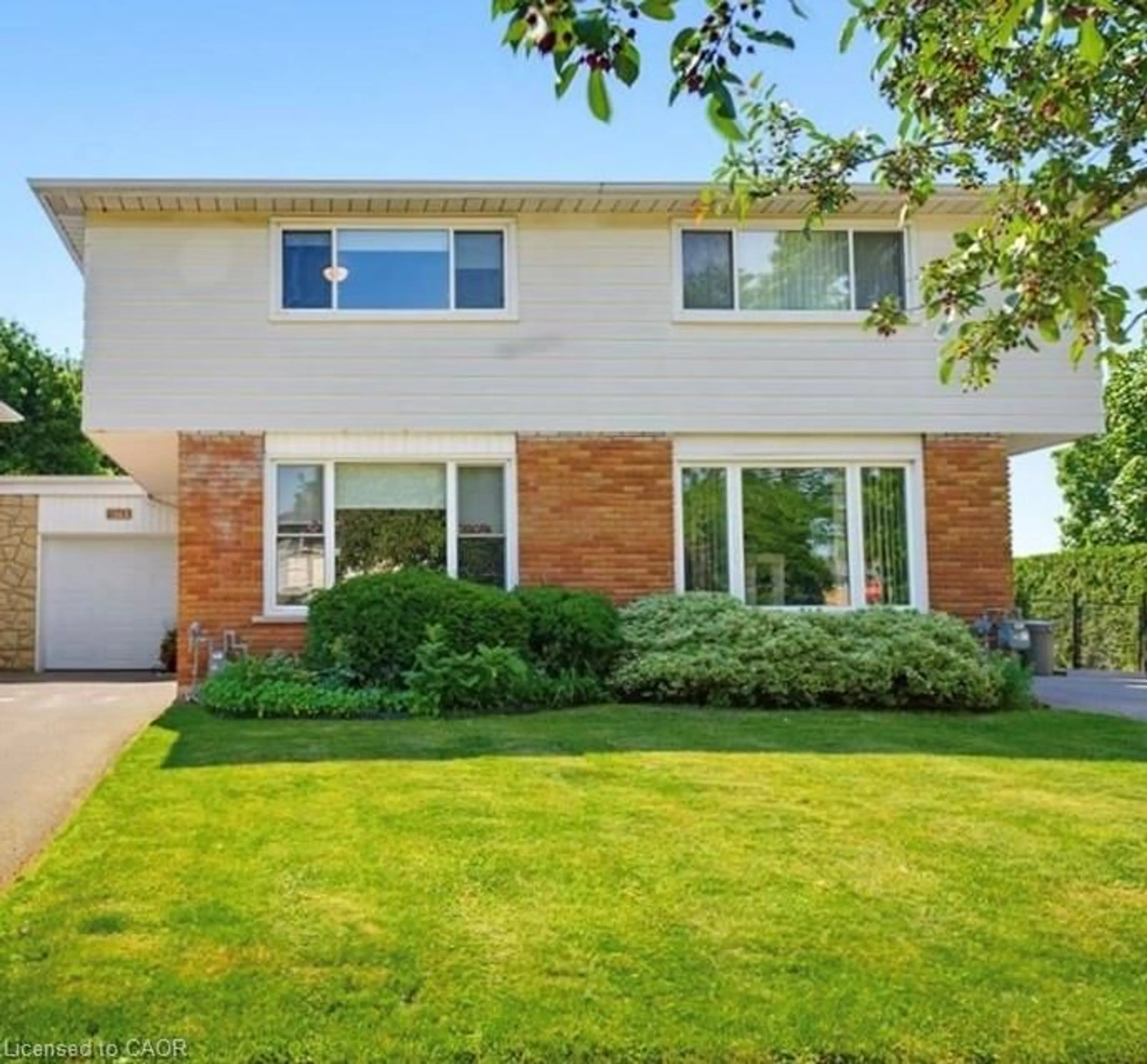Home with brick exterior material, street for 4078 Stephanie St, Burlington Ontario L7L 1X1