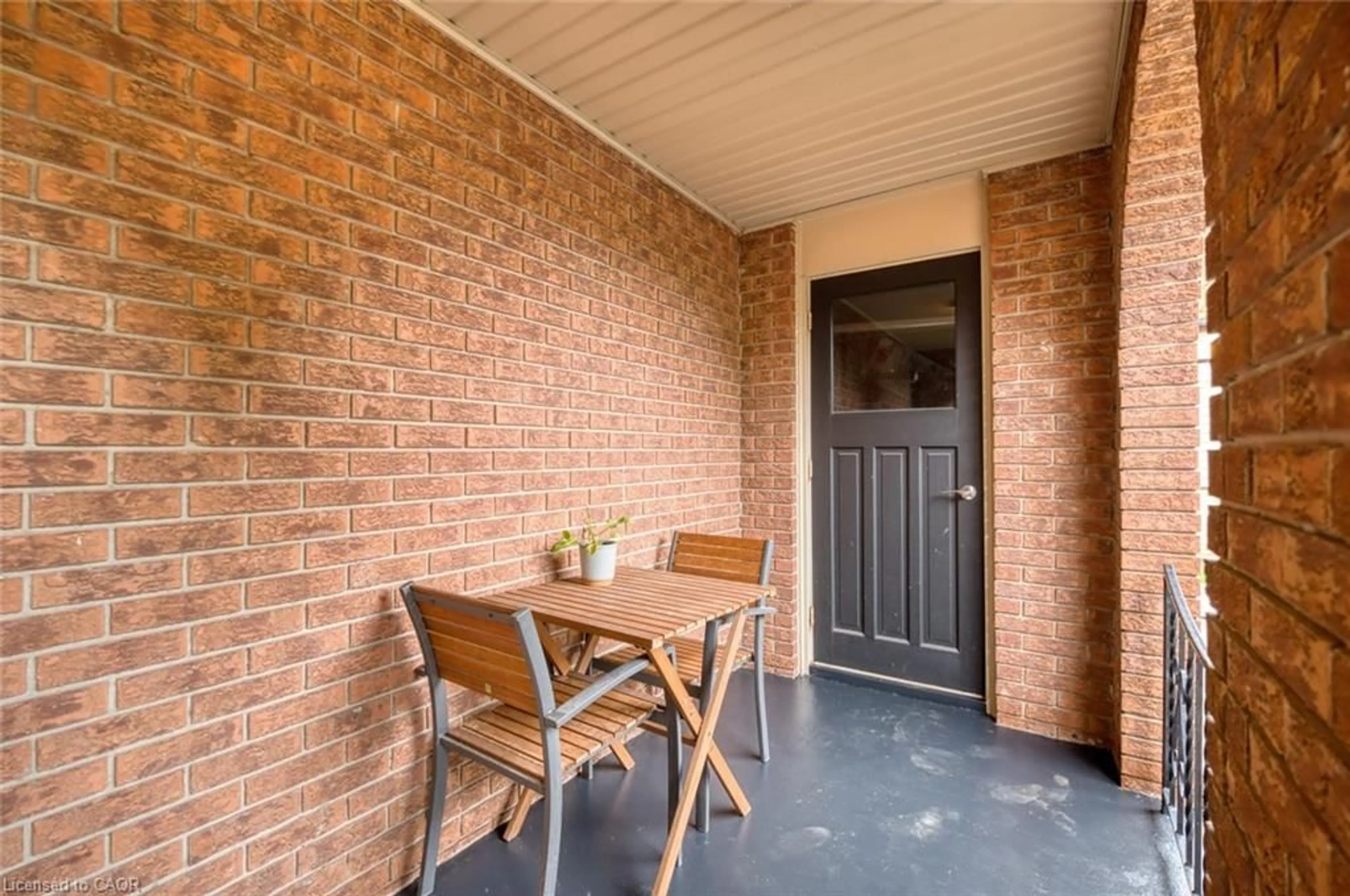 Patio, street for 5070 Silver Birch Lane, Beamsville Ontario L0R 1B5