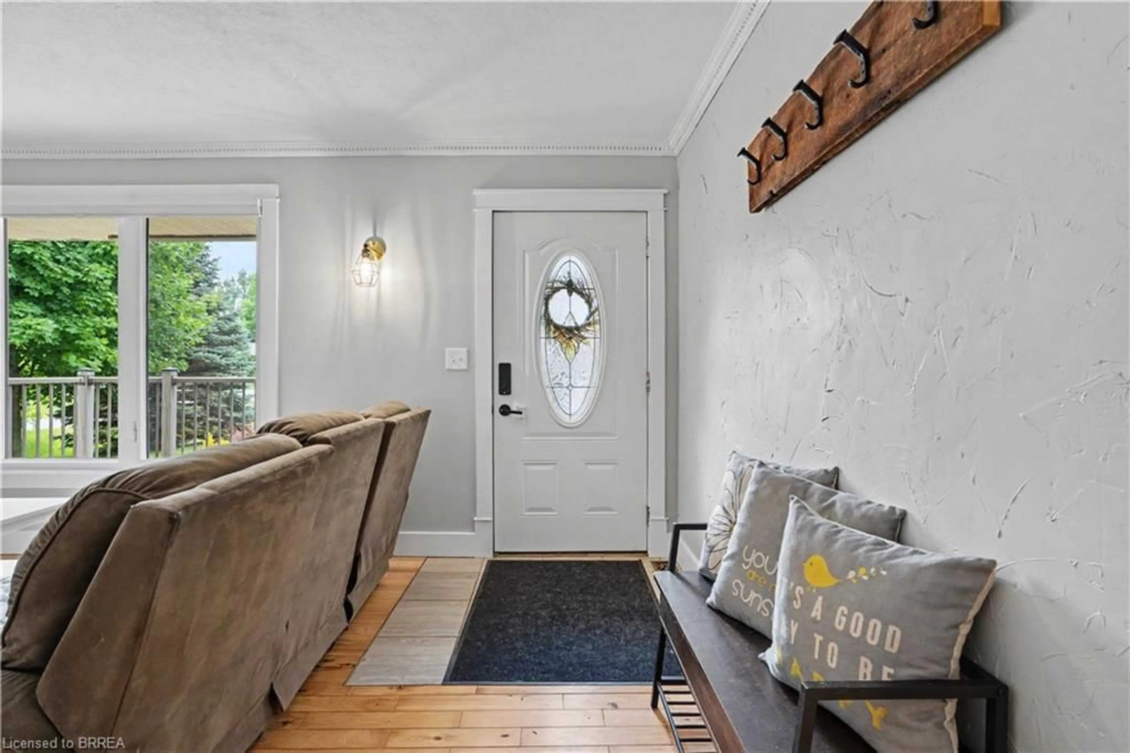 Indoor entryway for 1940 Old Highway 24, Wilsonville Ontario N0E 1Z0