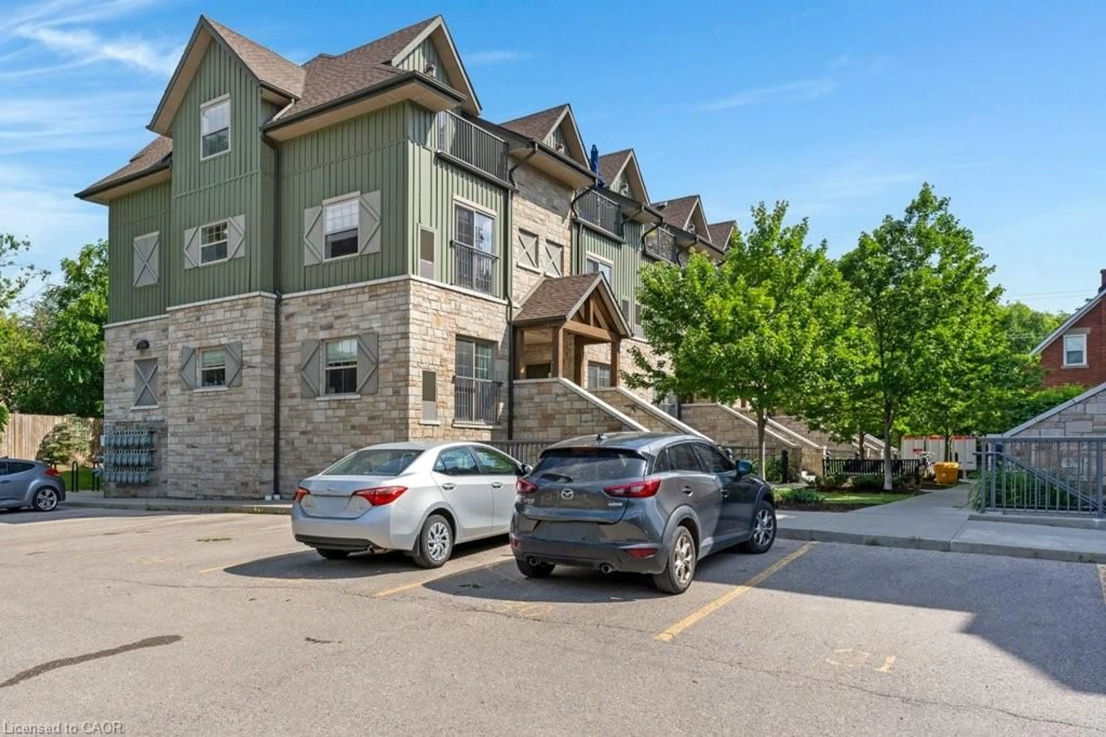 A pic from outside/outdoor area/front of a property/back of a property/a pic from drone, mountain view for 112 Union St #B103, Waterloo Ontario N2J 0E4
