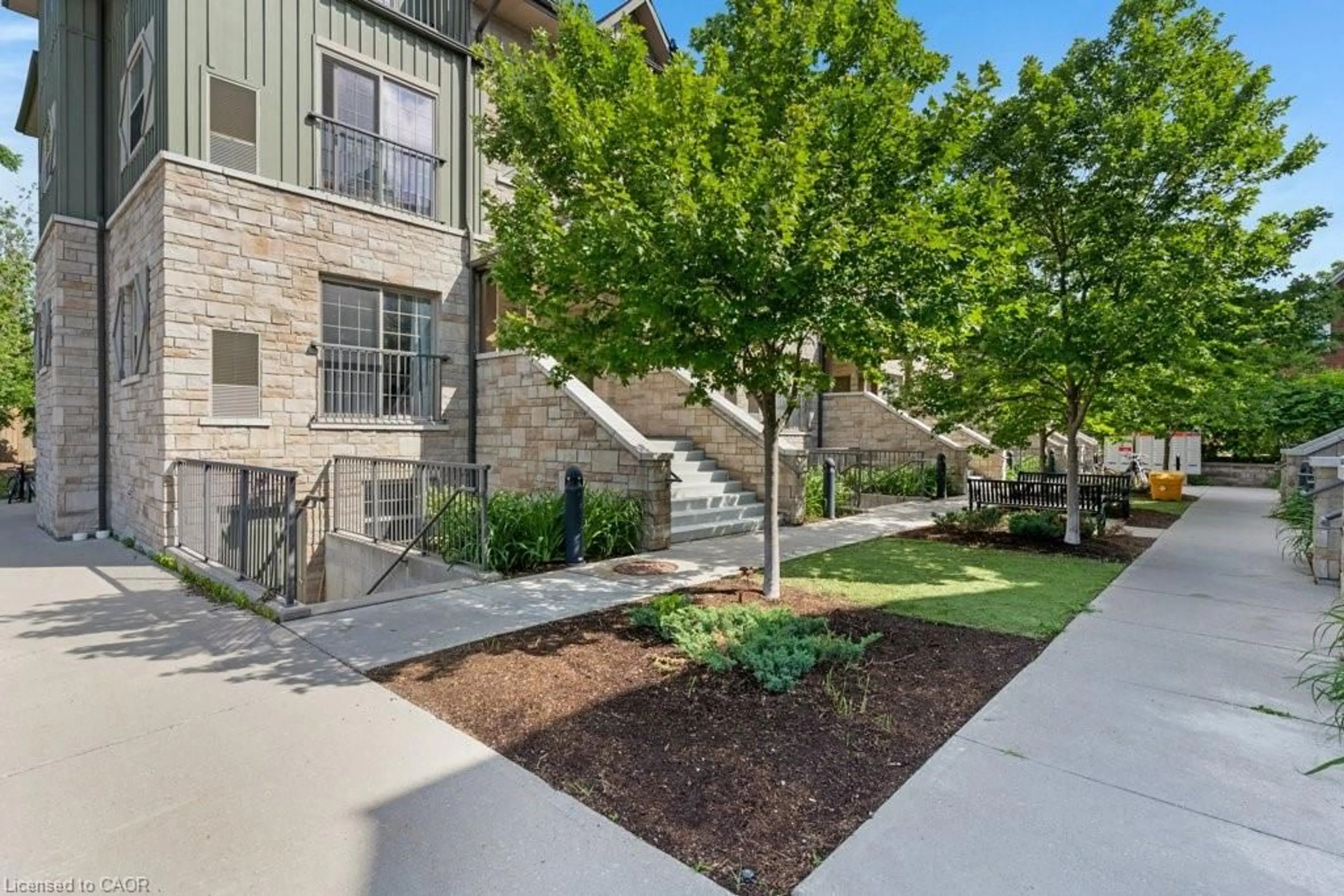 Patio, street for 112 Union St #B103, Waterloo Ontario N2J 0E4