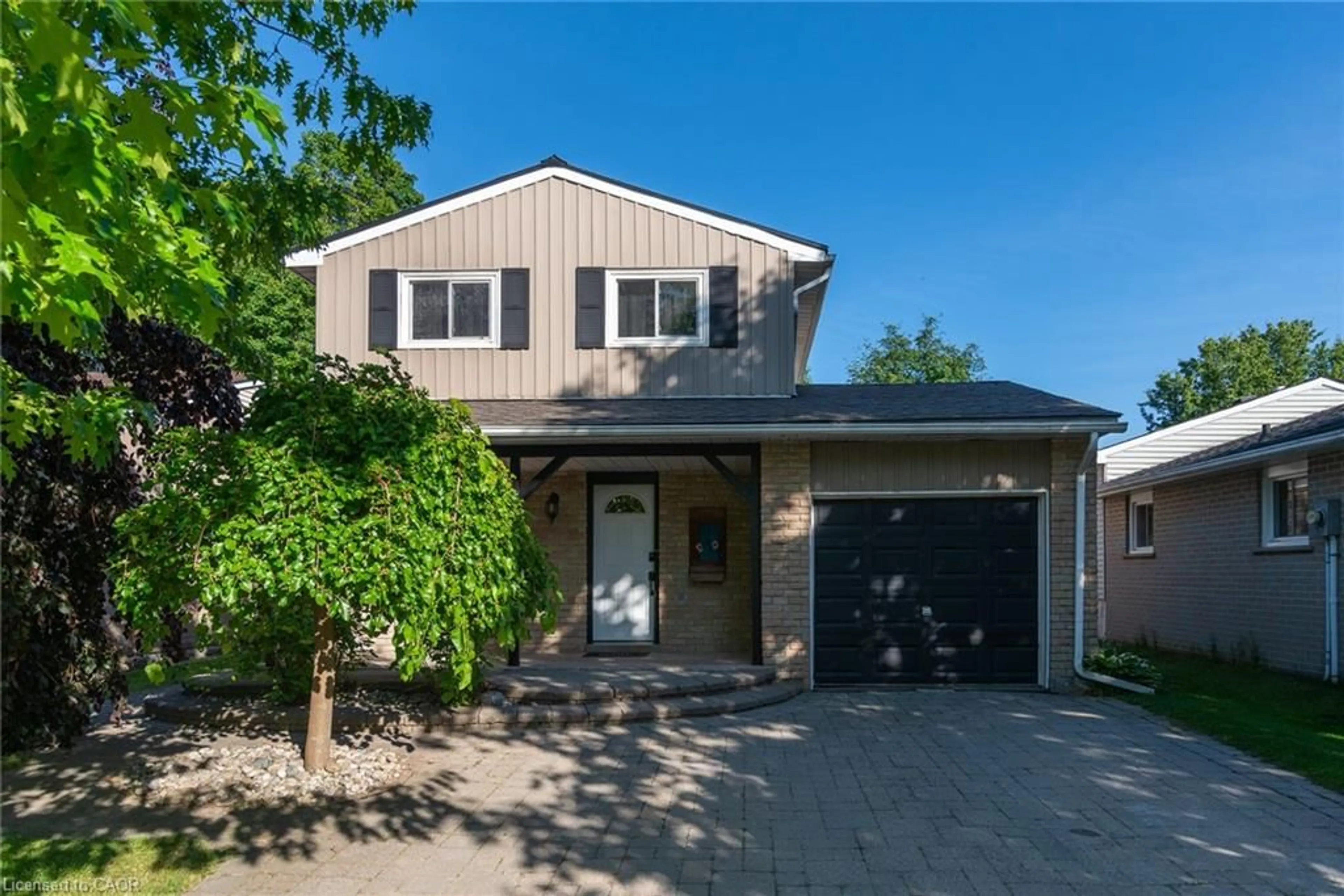 Home with brick exterior material, street for 162 Parkside Dr, Fergus Ontario N1M 3E8