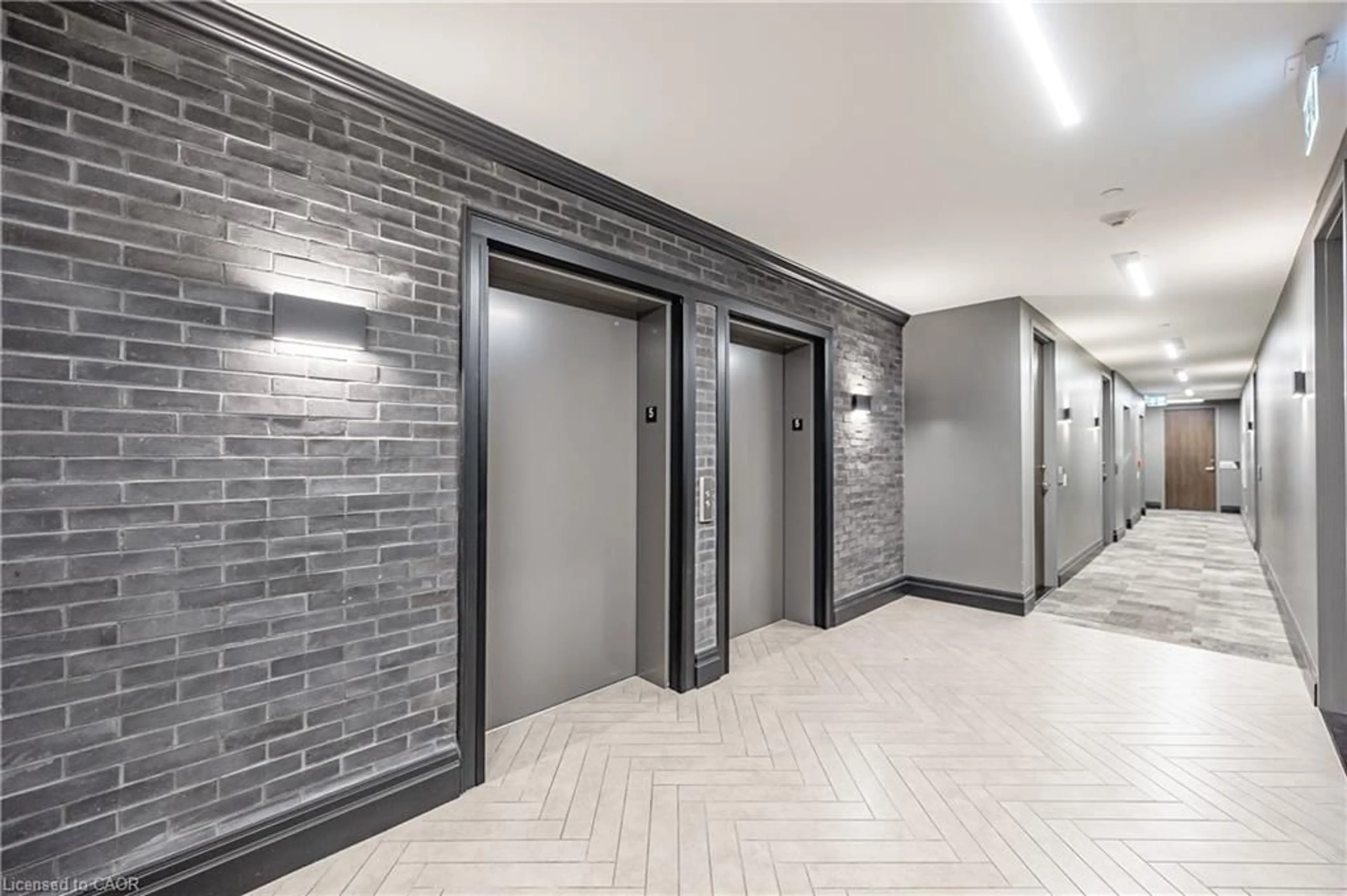 Indoor foyer for 101 Locke St #314, Hamilton Ontario L8P 4A6