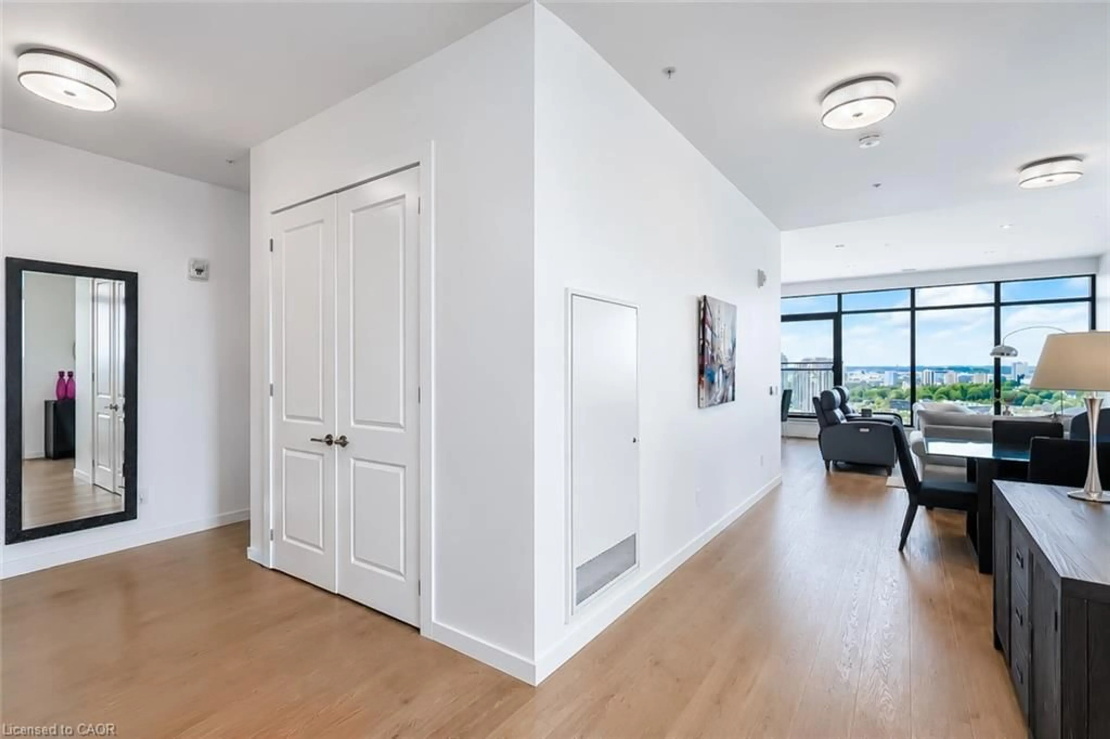 Indoor entryway for 181 King St #1907, Waterloo Ontario N2J 1P7
