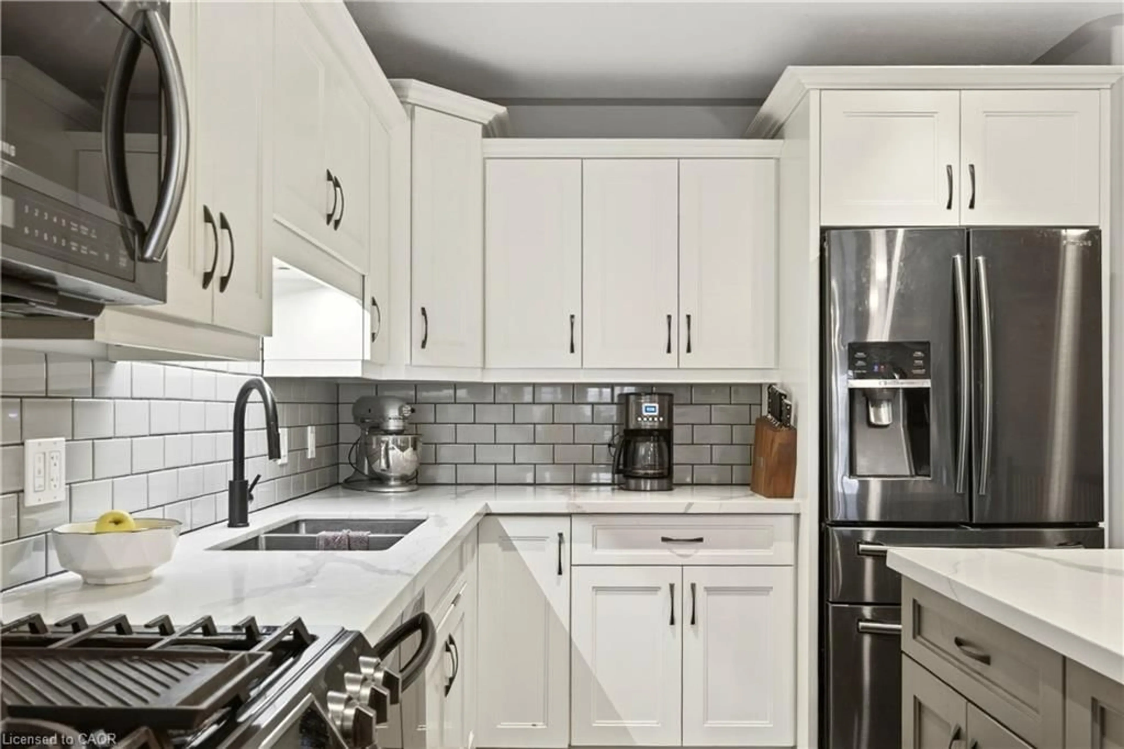 Contemporary kitchen, ceramic/tile floor for 67 Macneil Crt, Hagersville Ontario N0A 1H0