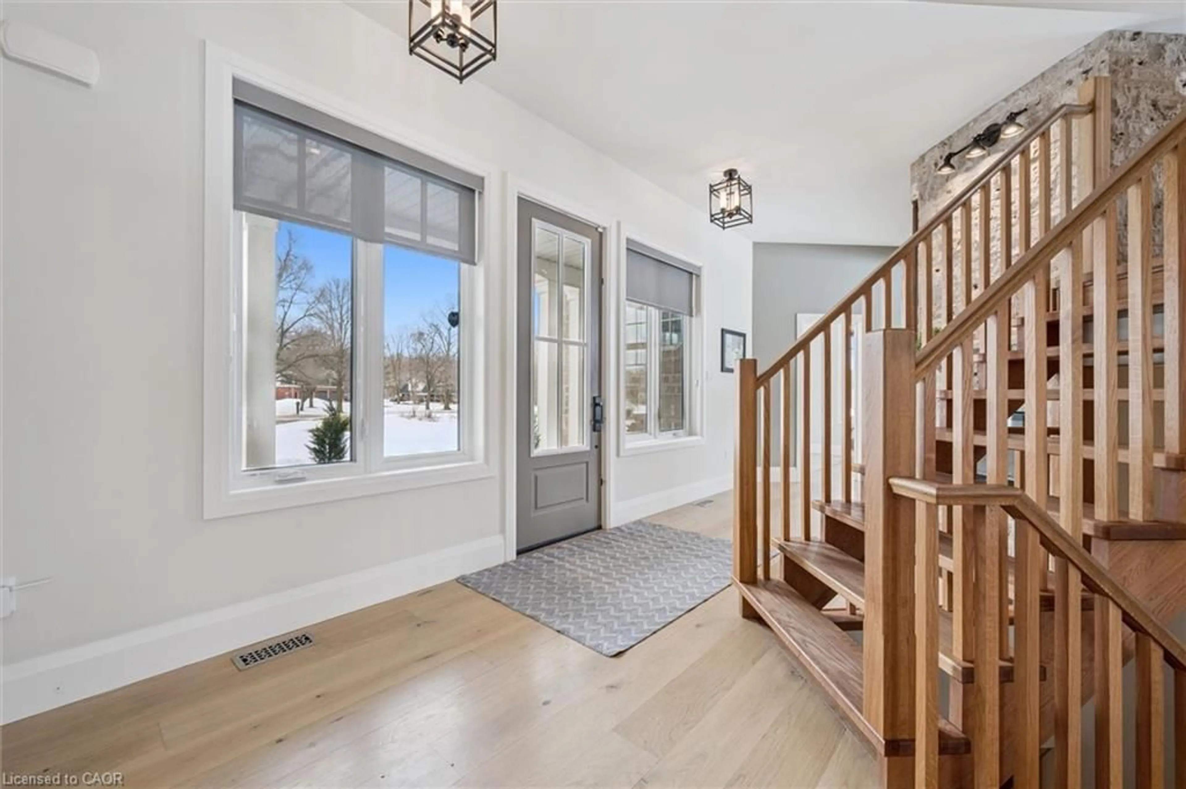 Indoor entryway for 226 Carter Rd, Puslinch Ontario N0B 2J0