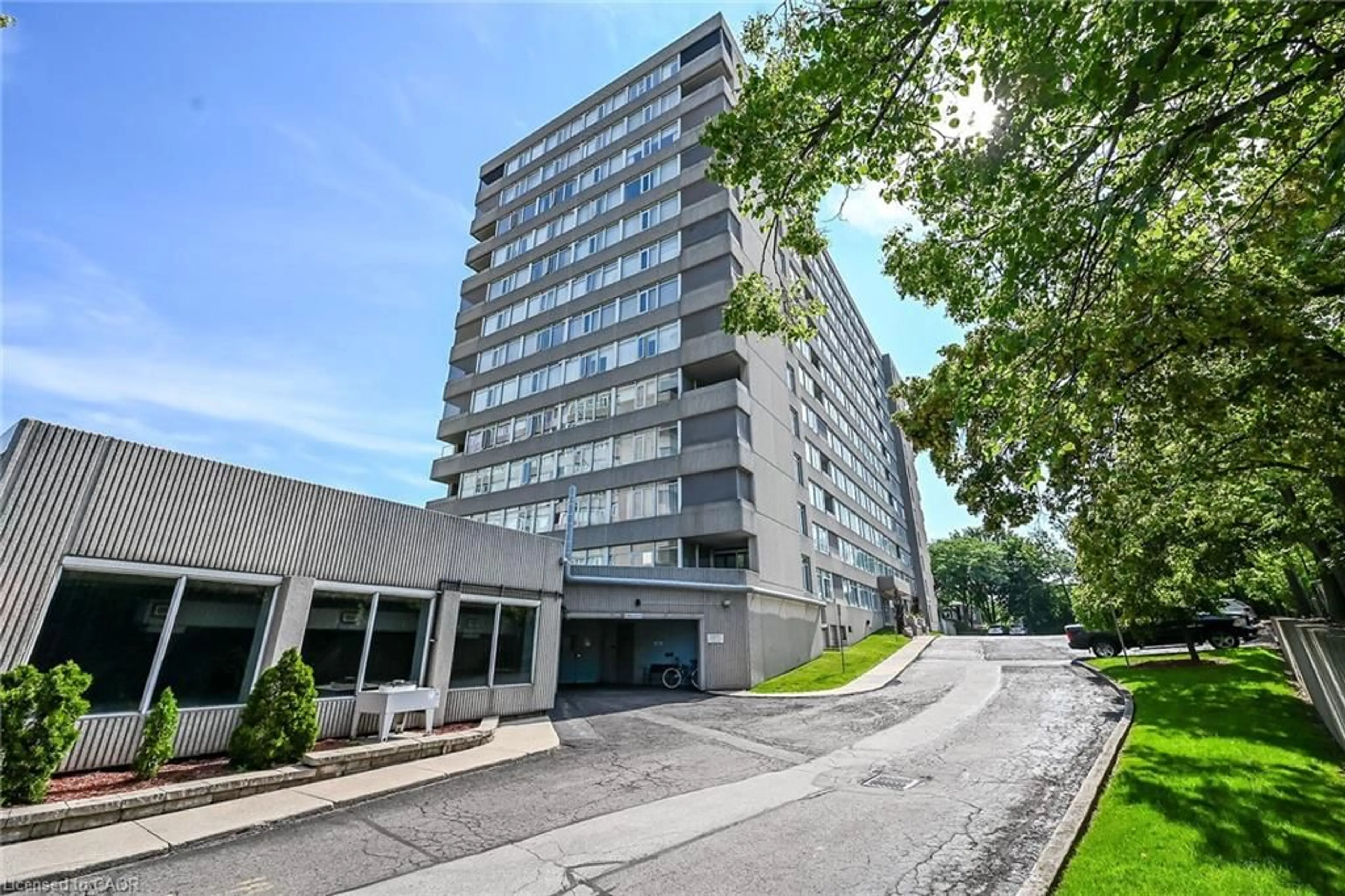 Indoor foyer for 40 Harrisford St #1107, Hamilton Ontario L8K 6N1