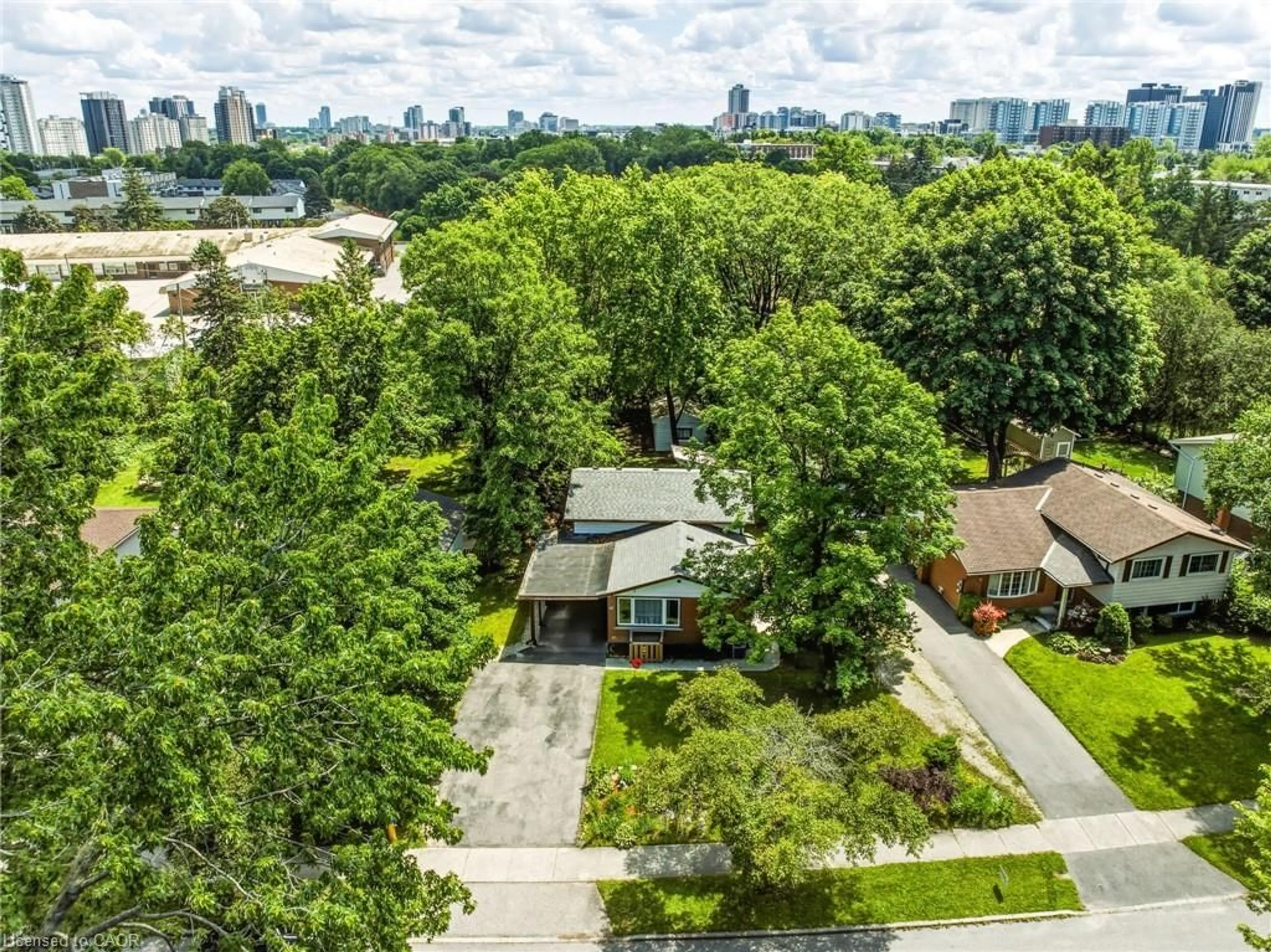 A pic from outside/outdoor area/front of a property/back of a property/a pic from drone, city buildings view from balcony for 97 Blythwood Rd, Waterloo Ontario N2L 4A1