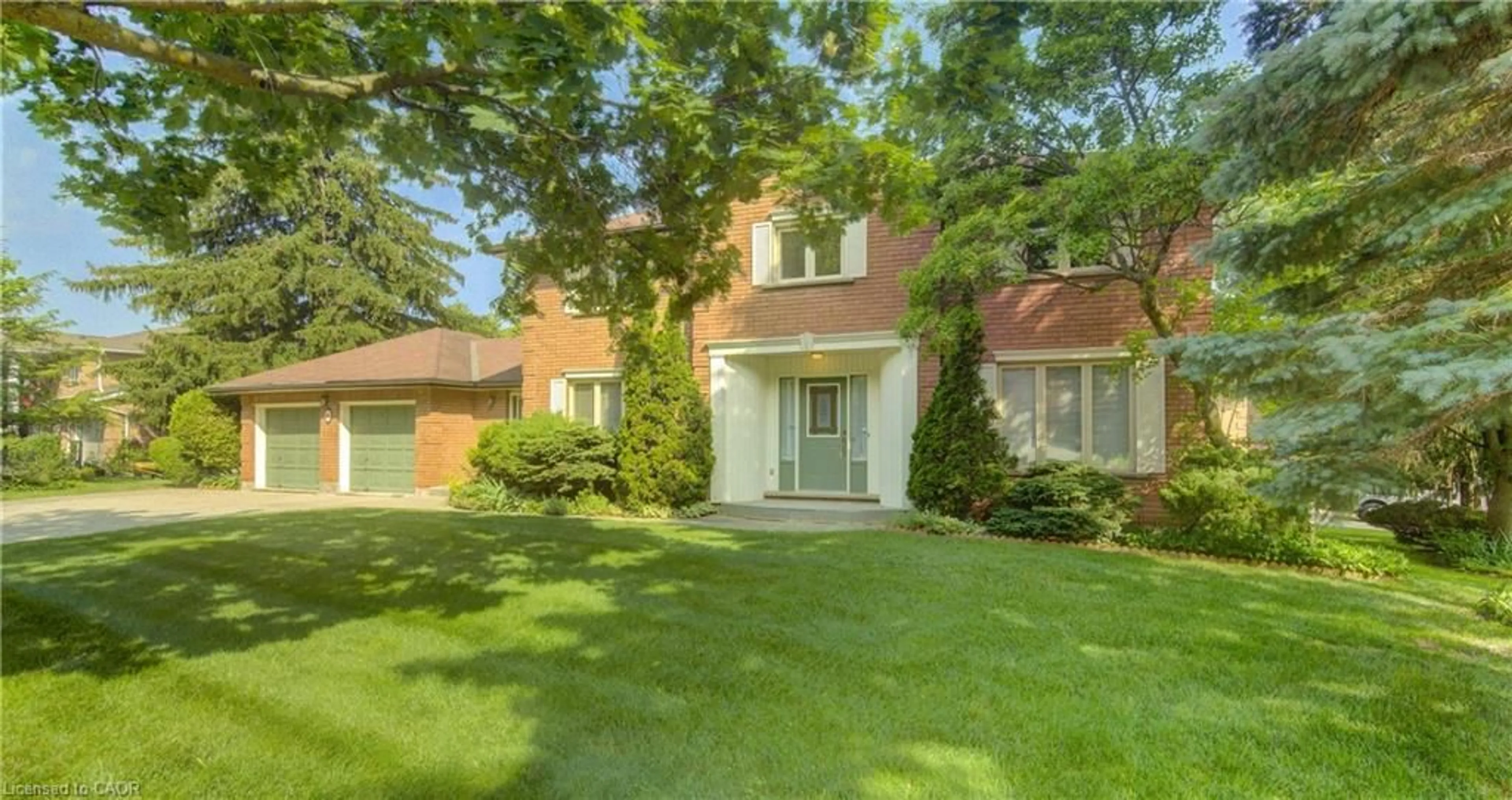 Home with brick exterior material, street for 46 Huntingdale Dr, Kitchener Ontario N2A 3K6