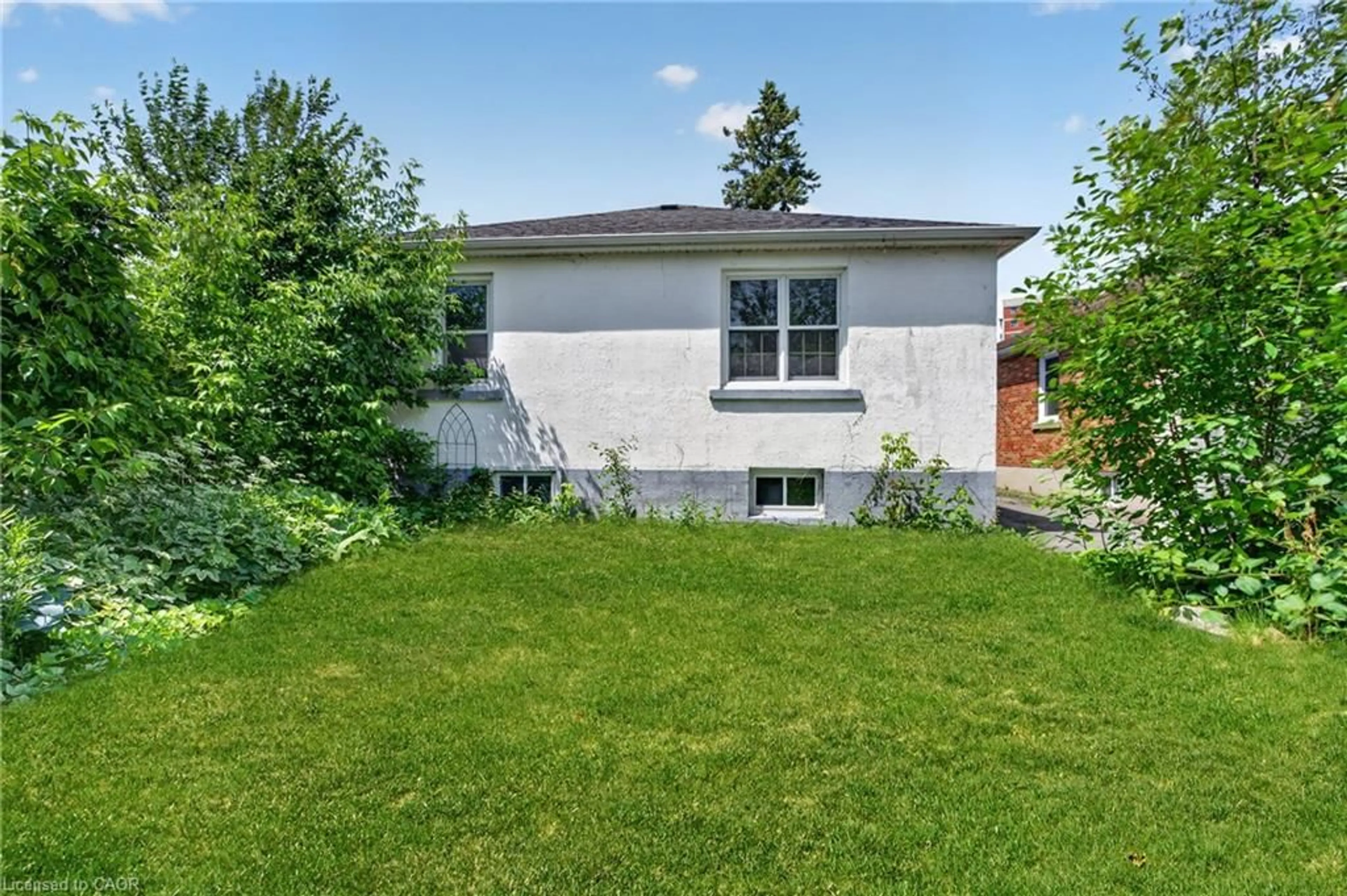 Unknown for 32 Dunlop St, Kingston Ontario K7L 1L2