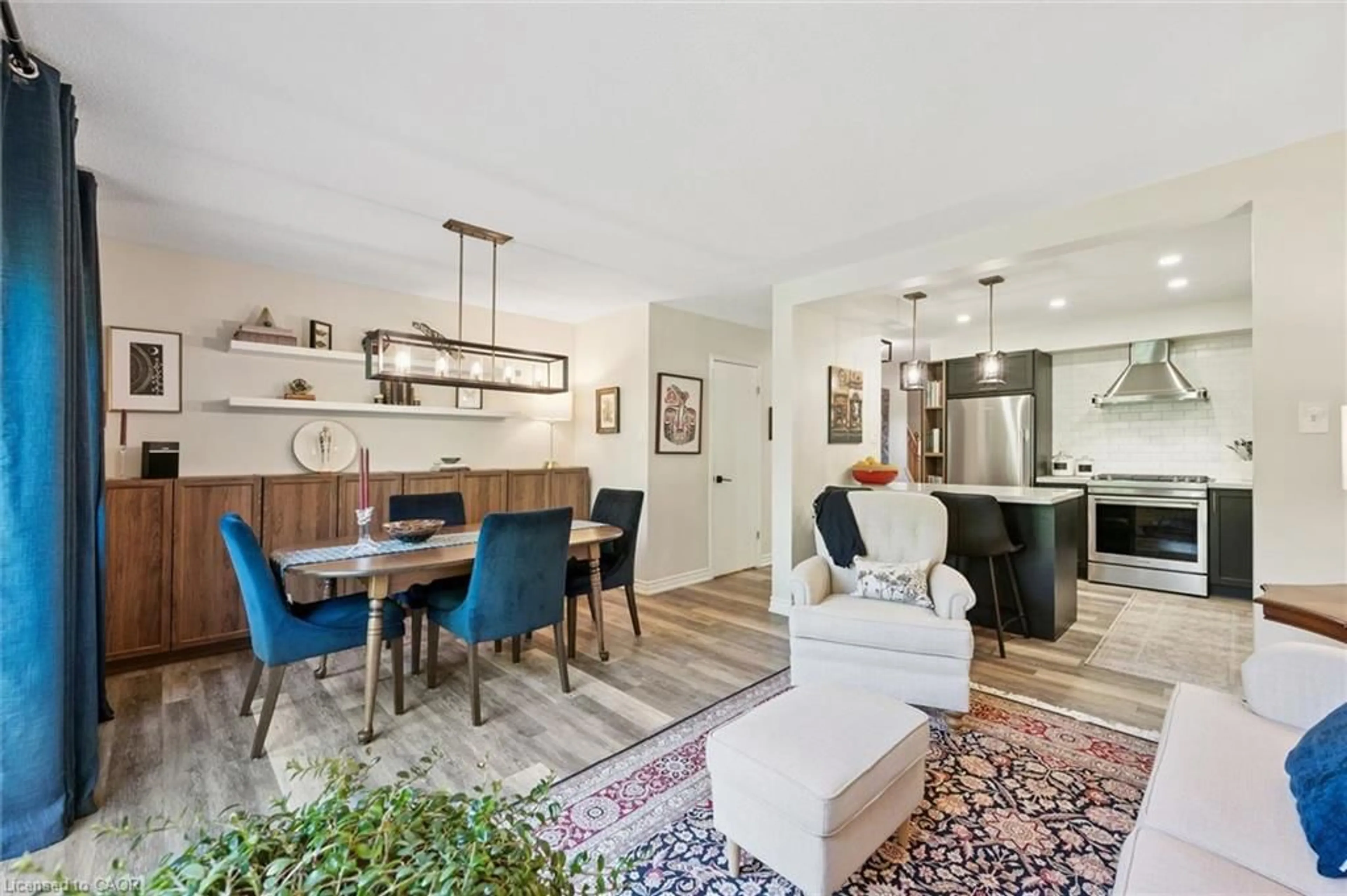 Open concept kitchen, unknown for 124 Gosling Gdns #12, Guelph Ontario N1G 5K6