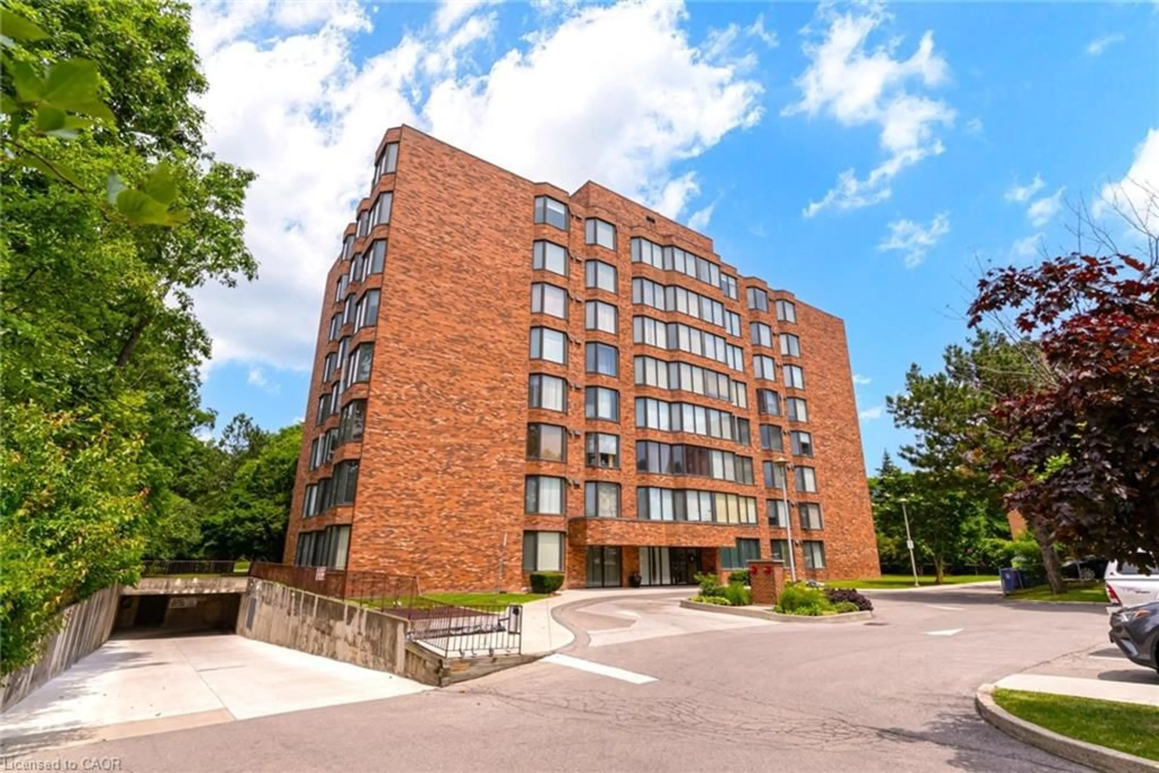 Unknown for 200 Limeridge Rd #804, Hamilton Ontario L9C 7M7