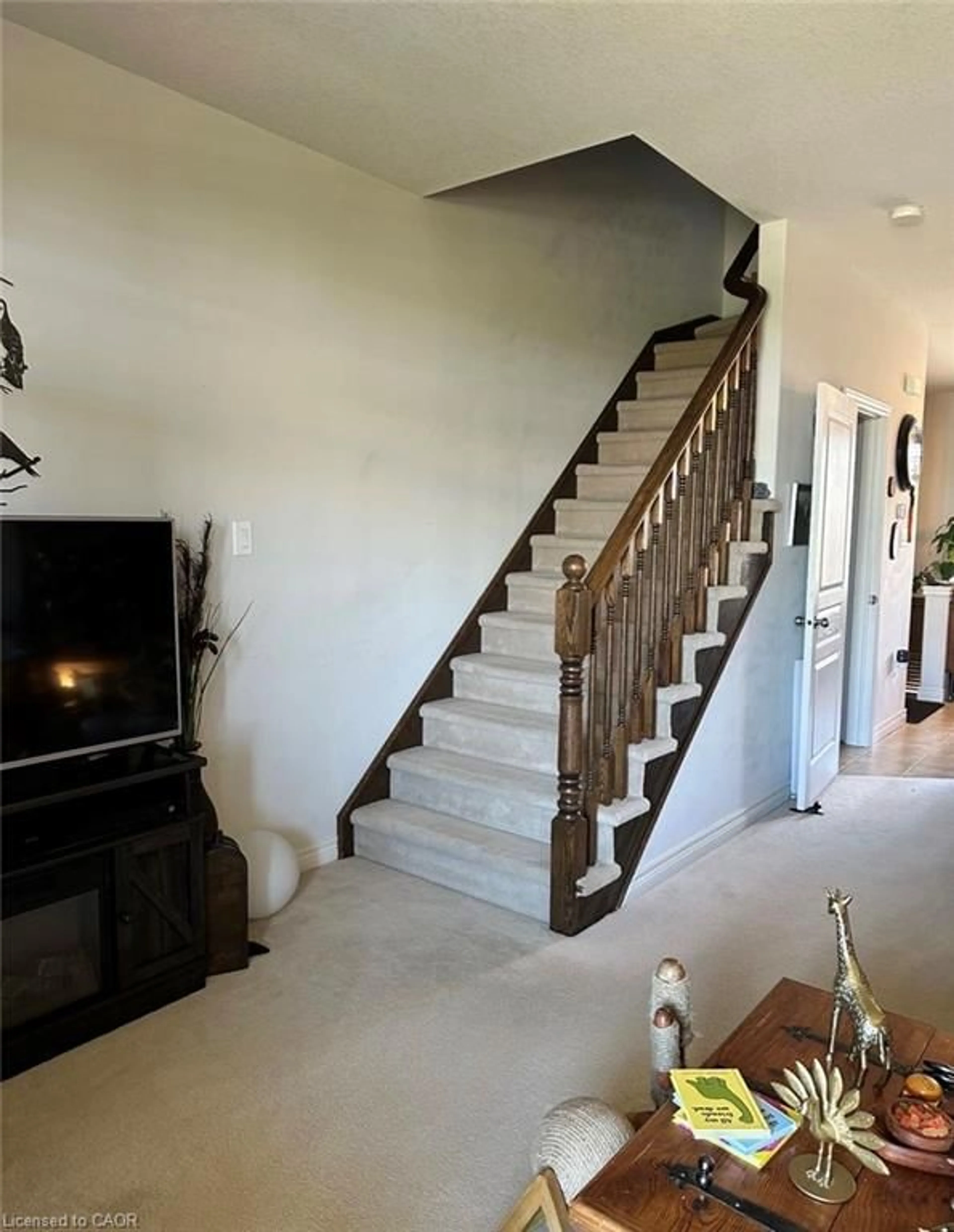 Stairs for 8 Hemlock Way #6, Grimsby Ontario L3M 0B5