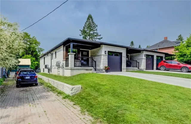 247 Fergus St, Mount Forest 3
