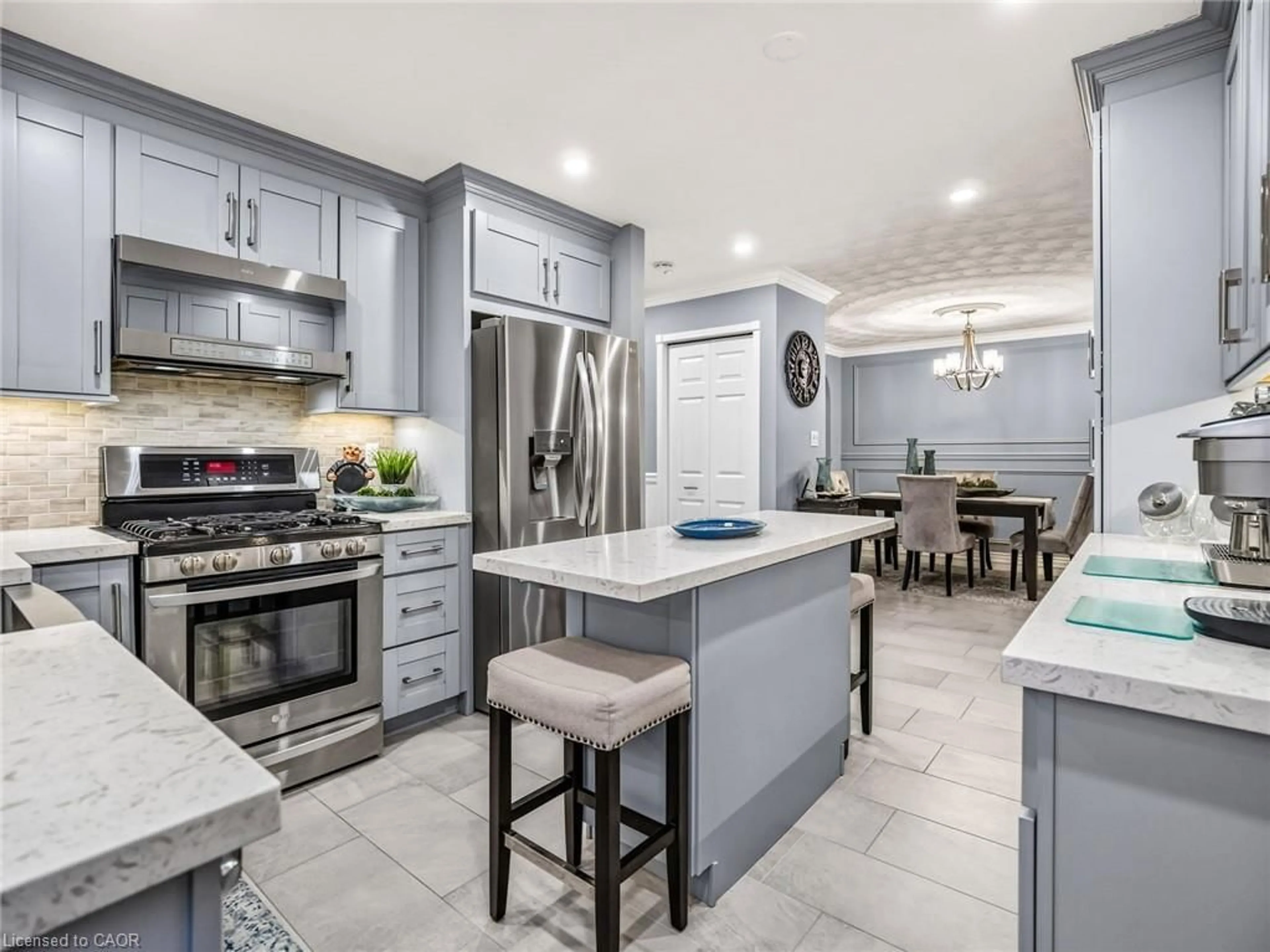 Open concept kitchen, ceramic/tile floor for 16 Juniper Dr, Stoney Creek Ontario L8E 4C6