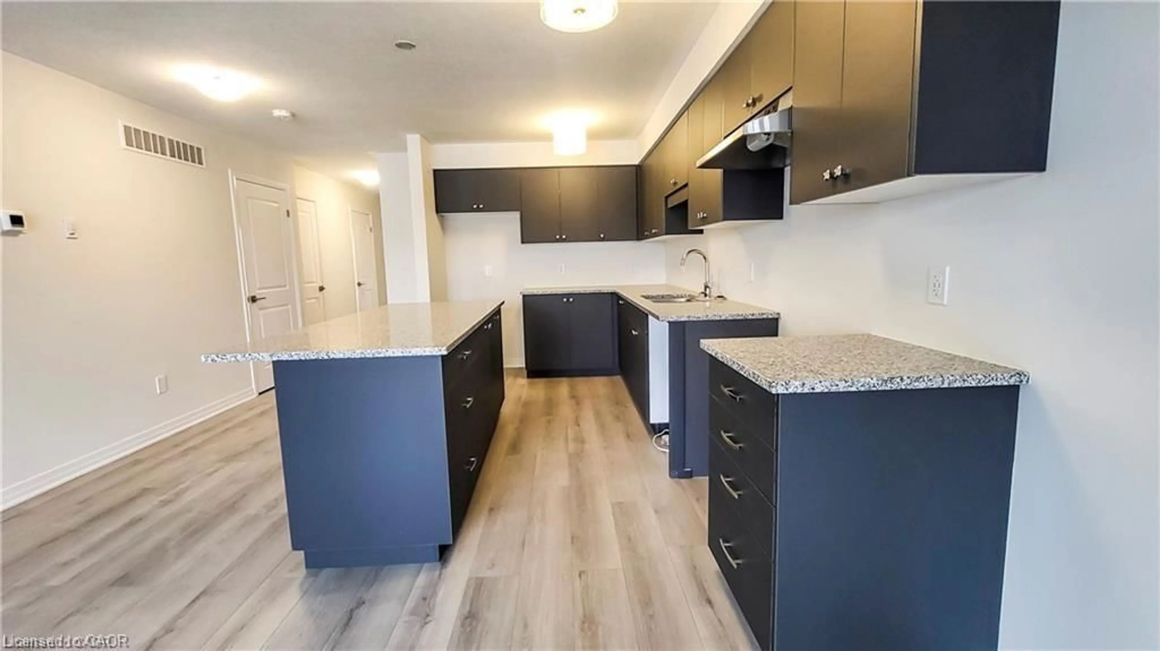 Open concept kitchen, unknown for 19 Shaded Creek Dr, Kitchener Ontario N2P 0K7