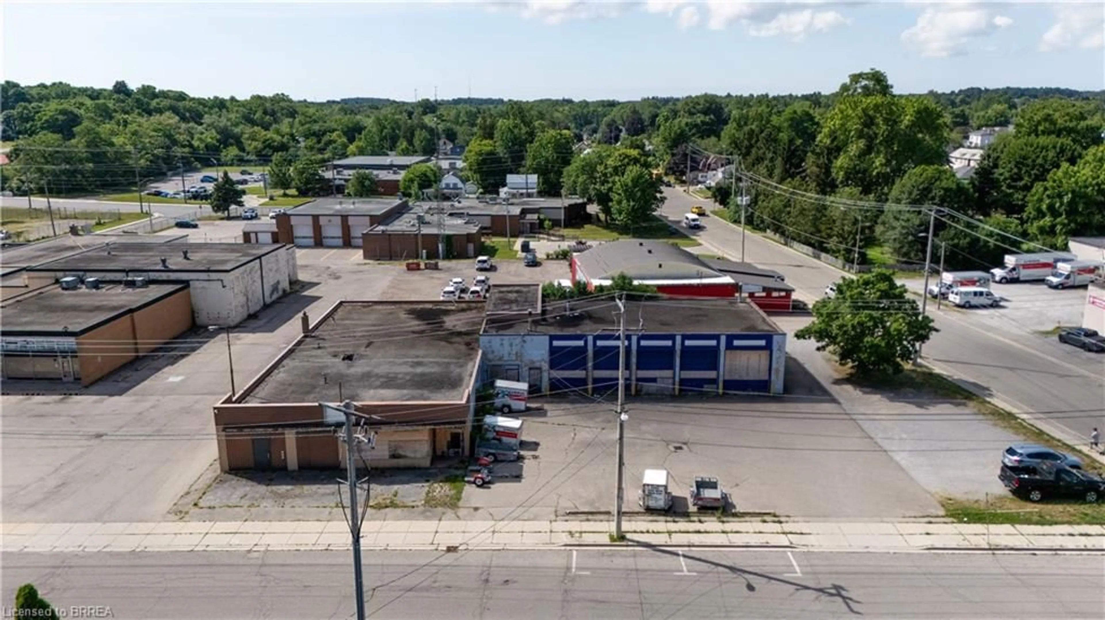 A pic from outside/outdoor area/front of a property/back of a property/a pic from drone, building for 70 Water St, Simcoe Ontario N3Y 1R1