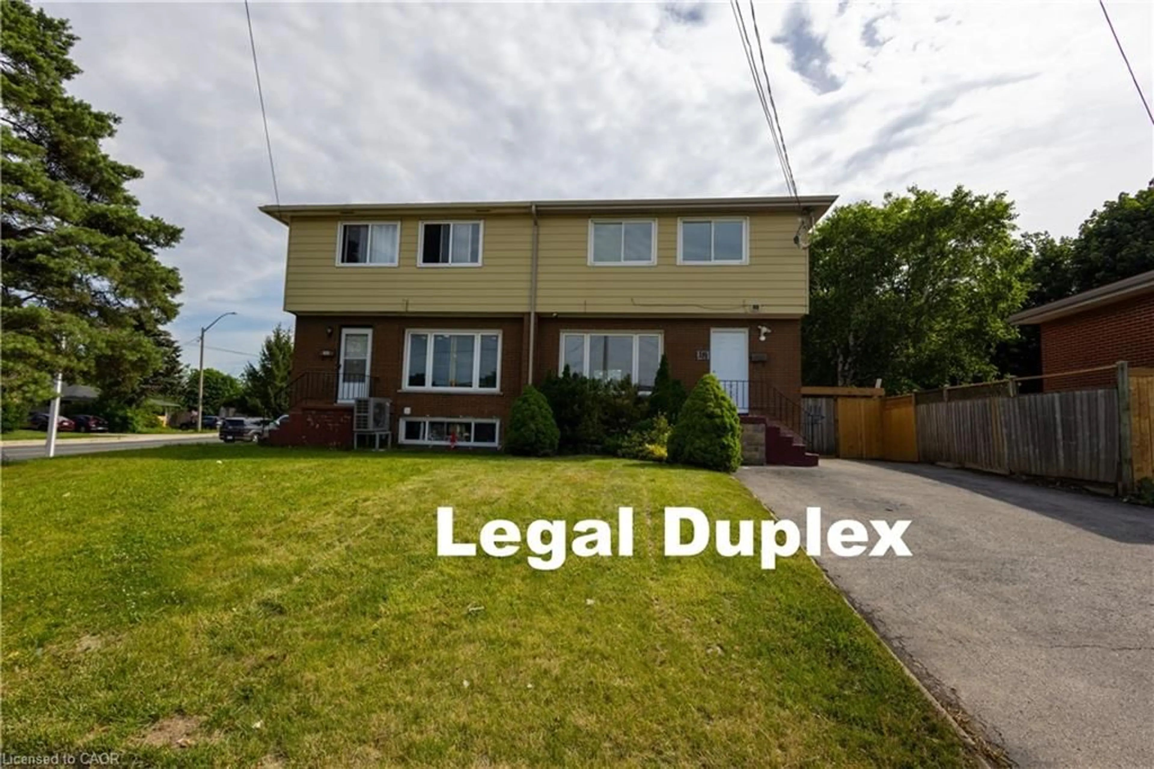 A pic from outside/outdoor area/front of a property/back of a property/a pic from drone, street for 111 Limeridge Rd, Hamilton Ontario L9C 2V3