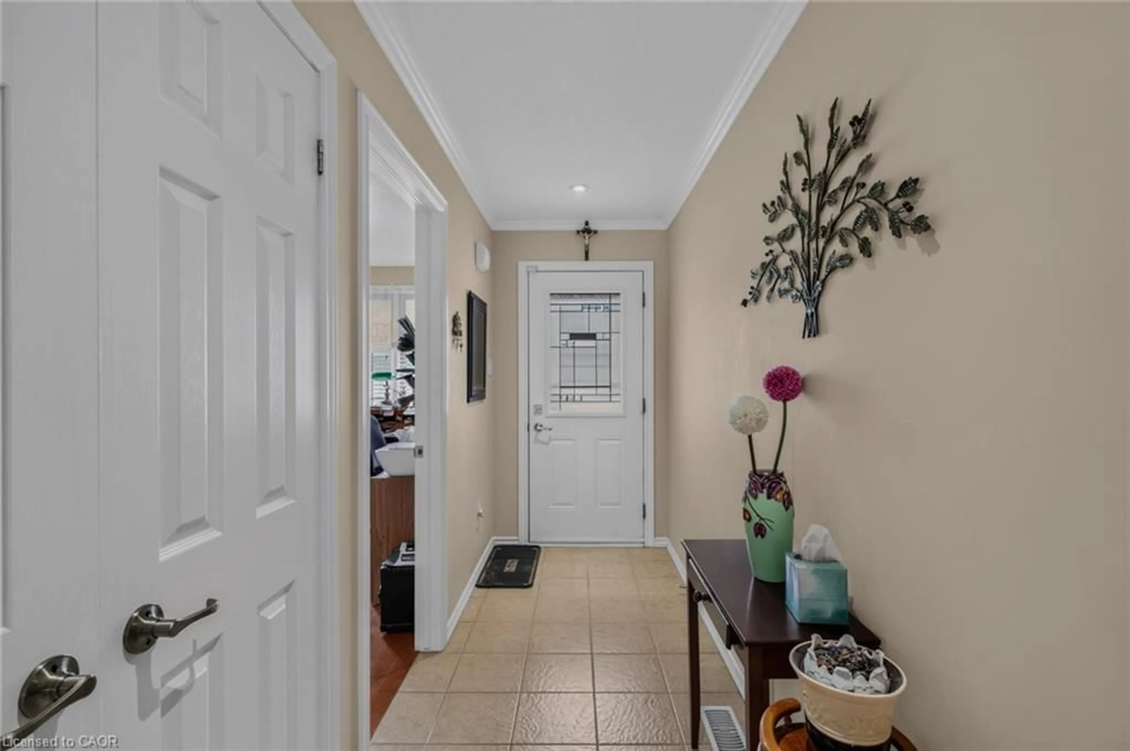 Indoor entryway for 49 Millcroft Dr, Simcoe Ontario N3Y 0B1
