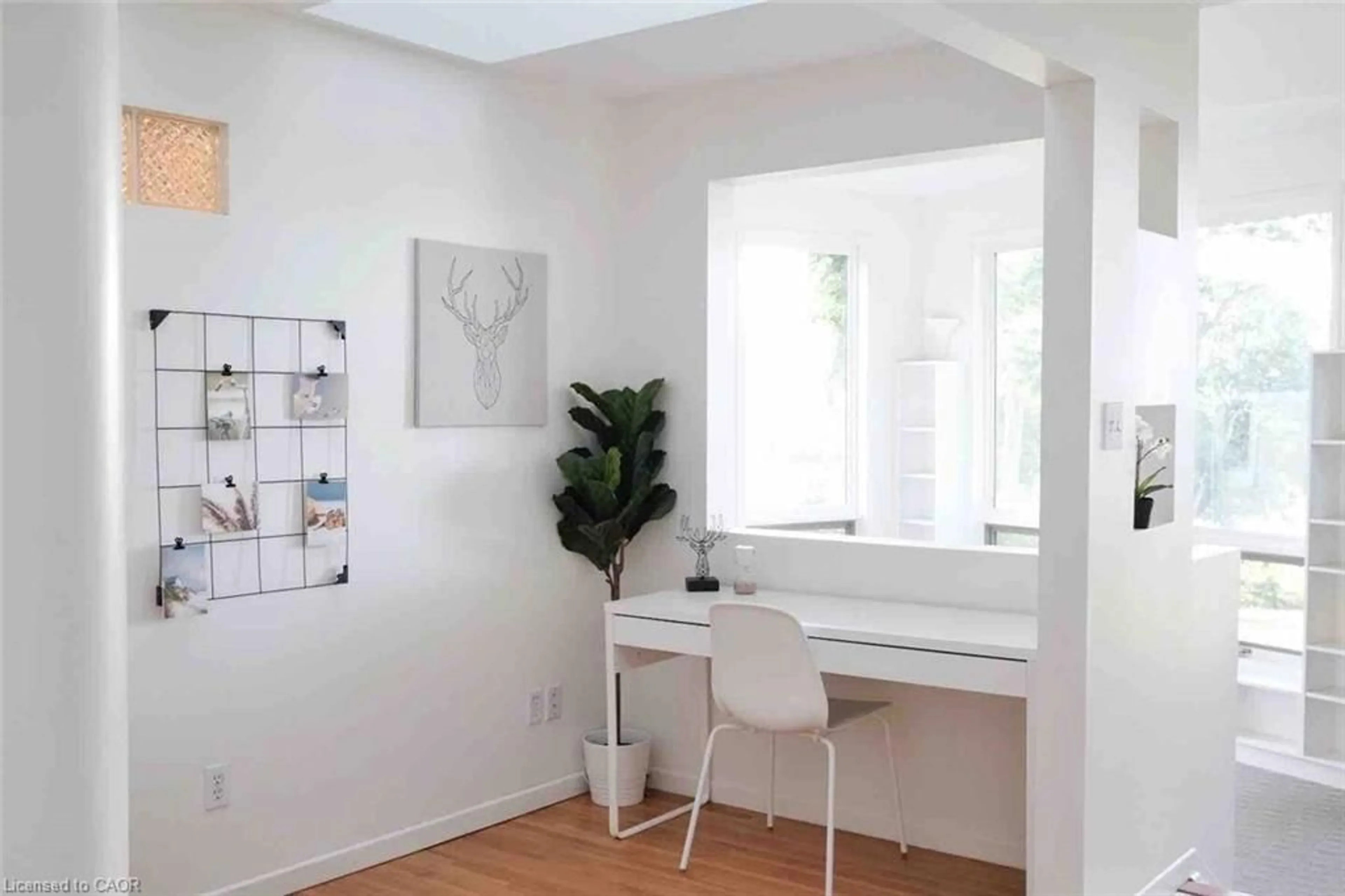 A pic of a room for 919 Montgomery Dr, Ancaster Ontario L9G 3H6
