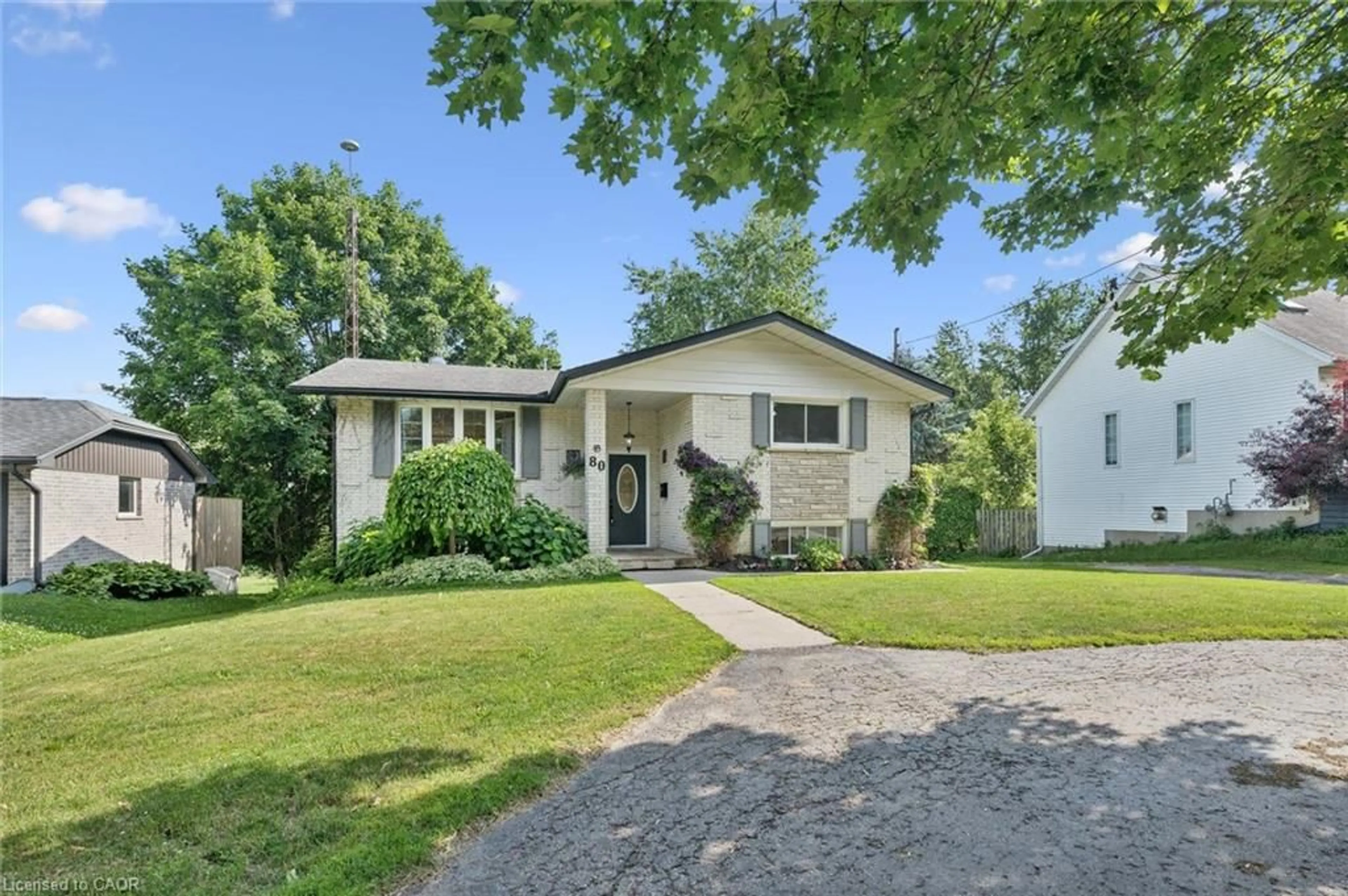 Home with vinyl exterior material, street for 80 Jane St, St. Clements Ontario N0B 2M0