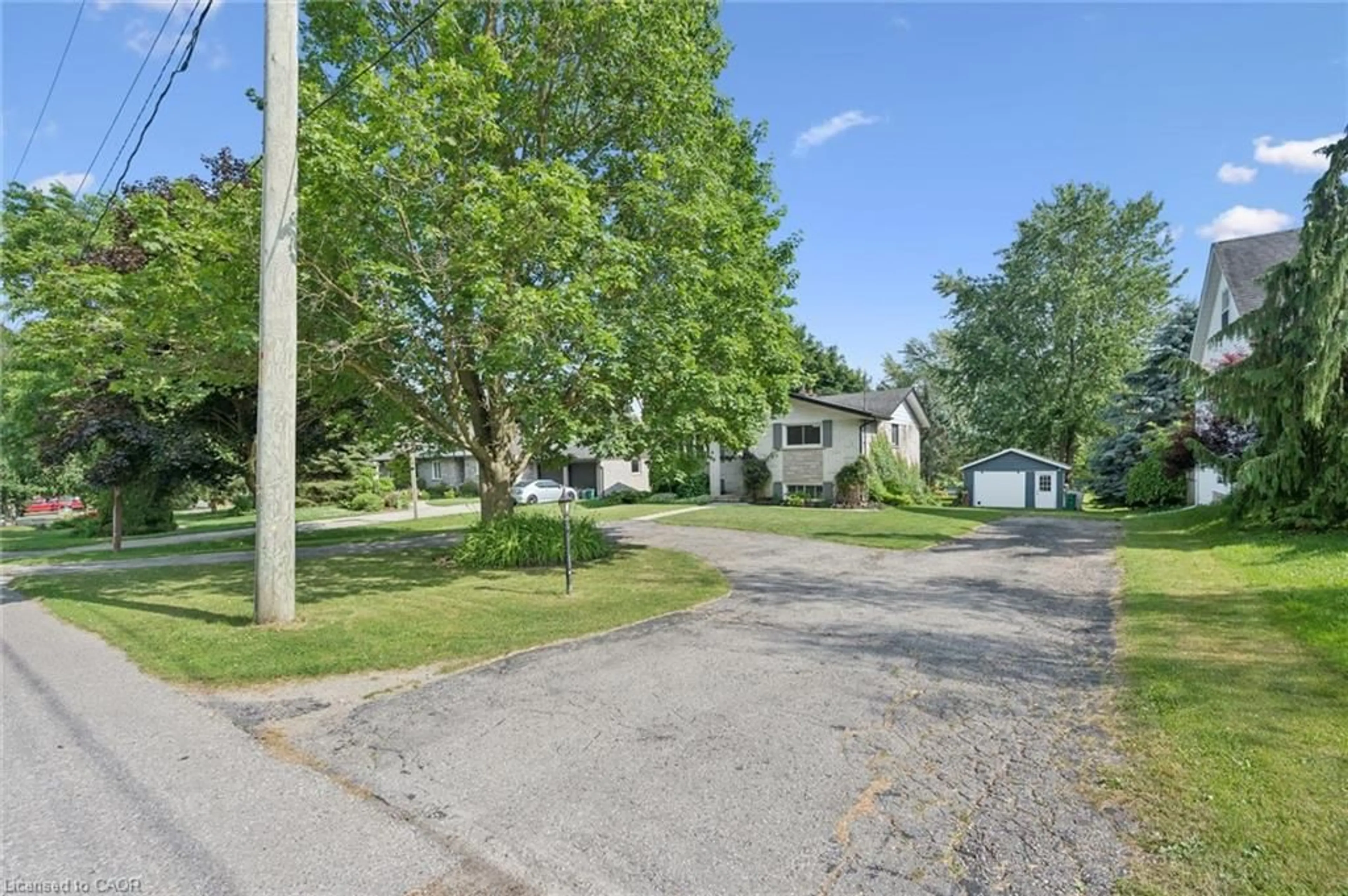 A pic from outside/outdoor area/front of a property/back of a property/a pic from drone, street for 80 Jane St, St. Clements Ontario N0B 2M0
