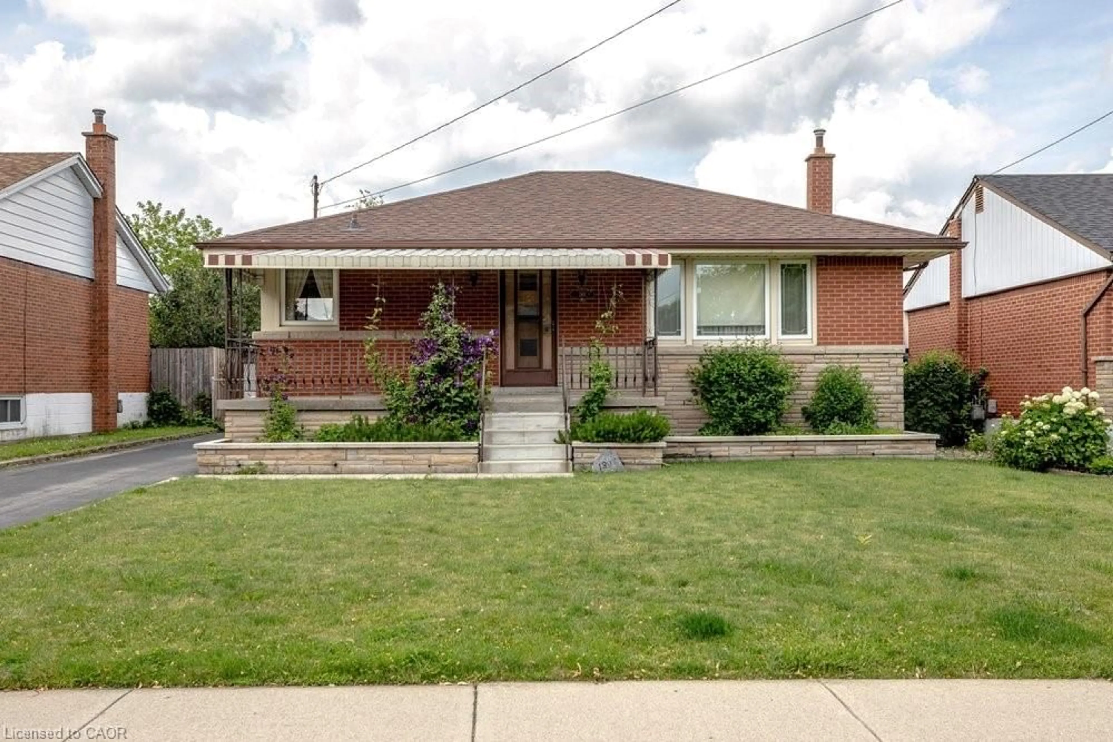 Home with brick exterior material, street for 189 Hoover Cres, Hamilton Ontario L9A 3H2