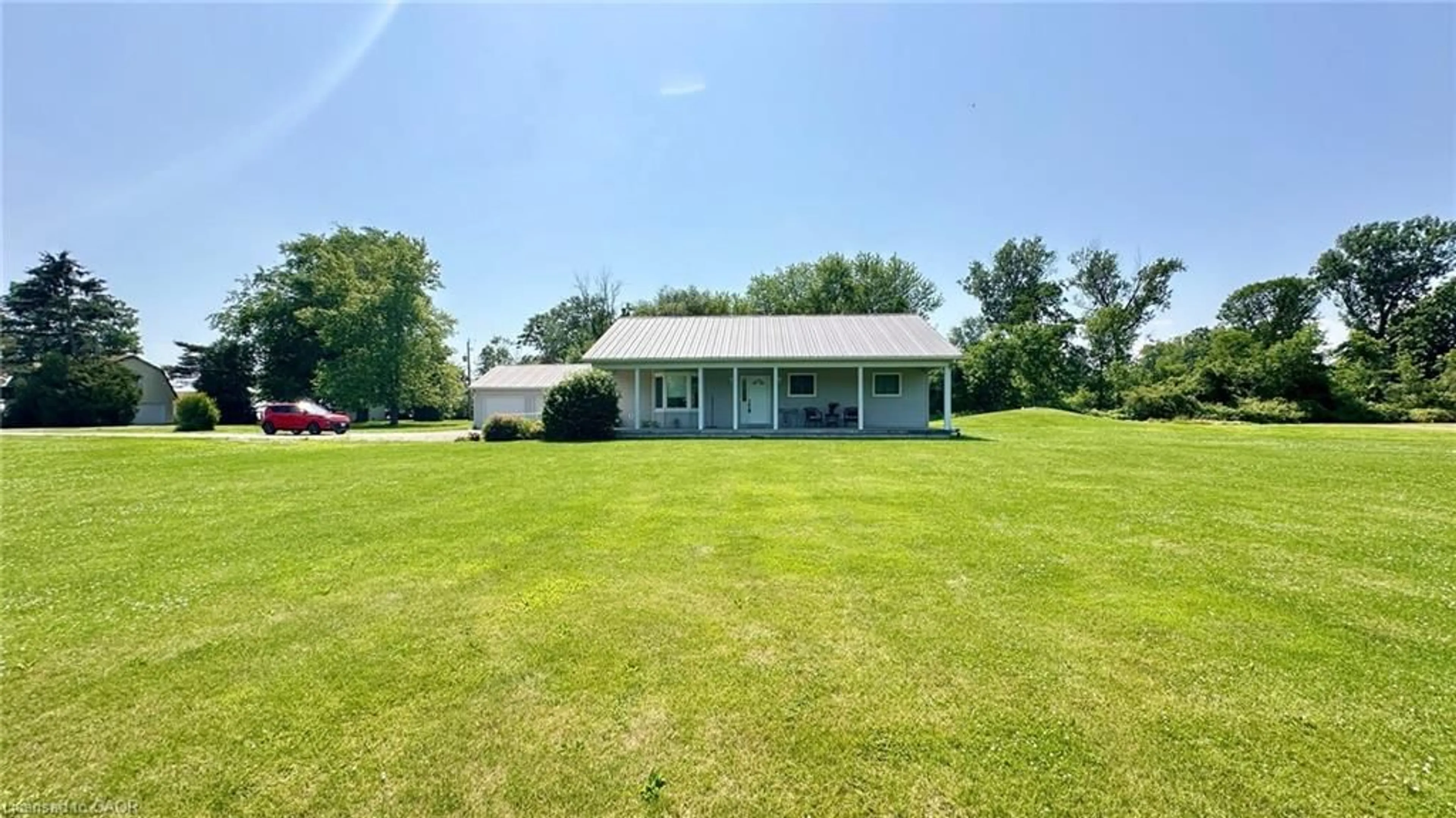 A pic from outside/outdoor area/front of a property/back of a property/a pic from drone, water/lake/river/ocean view for 418 Lakeshore Rd, Selkirk Ontario N0A 1P0