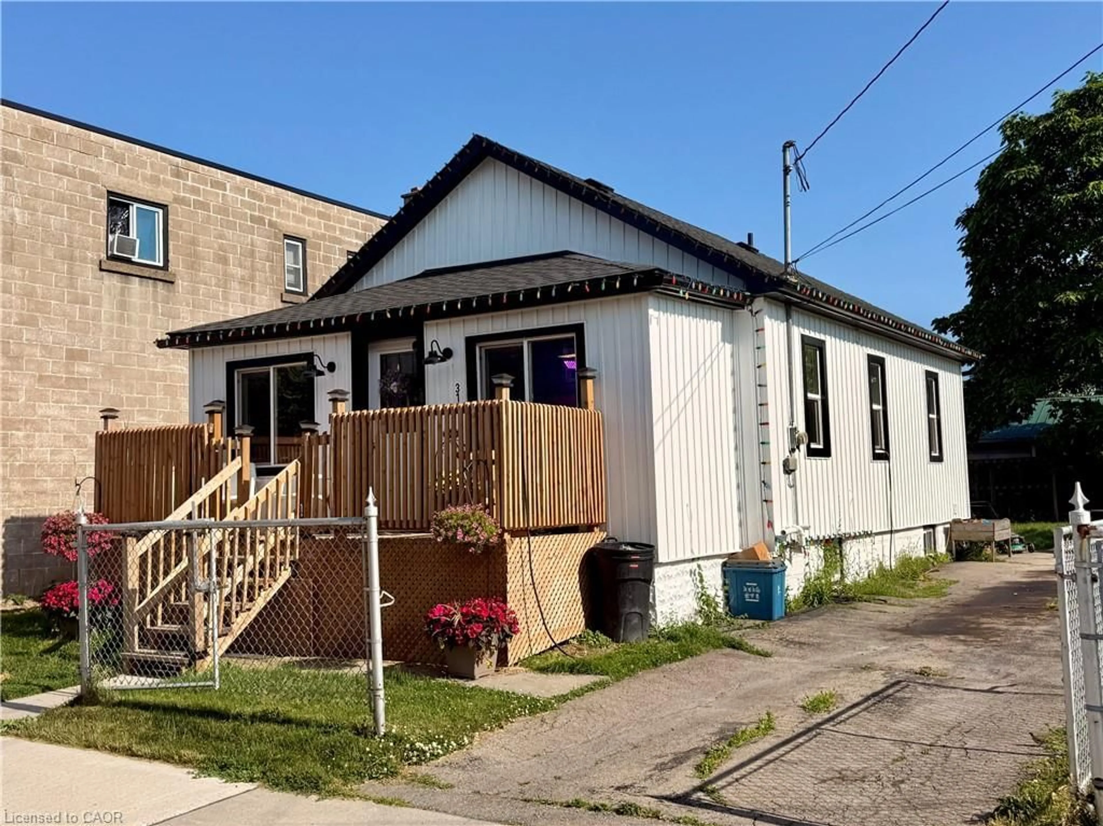 Unknown for 314 Broadway Avenue A, Welland Ontario L3C 5L9