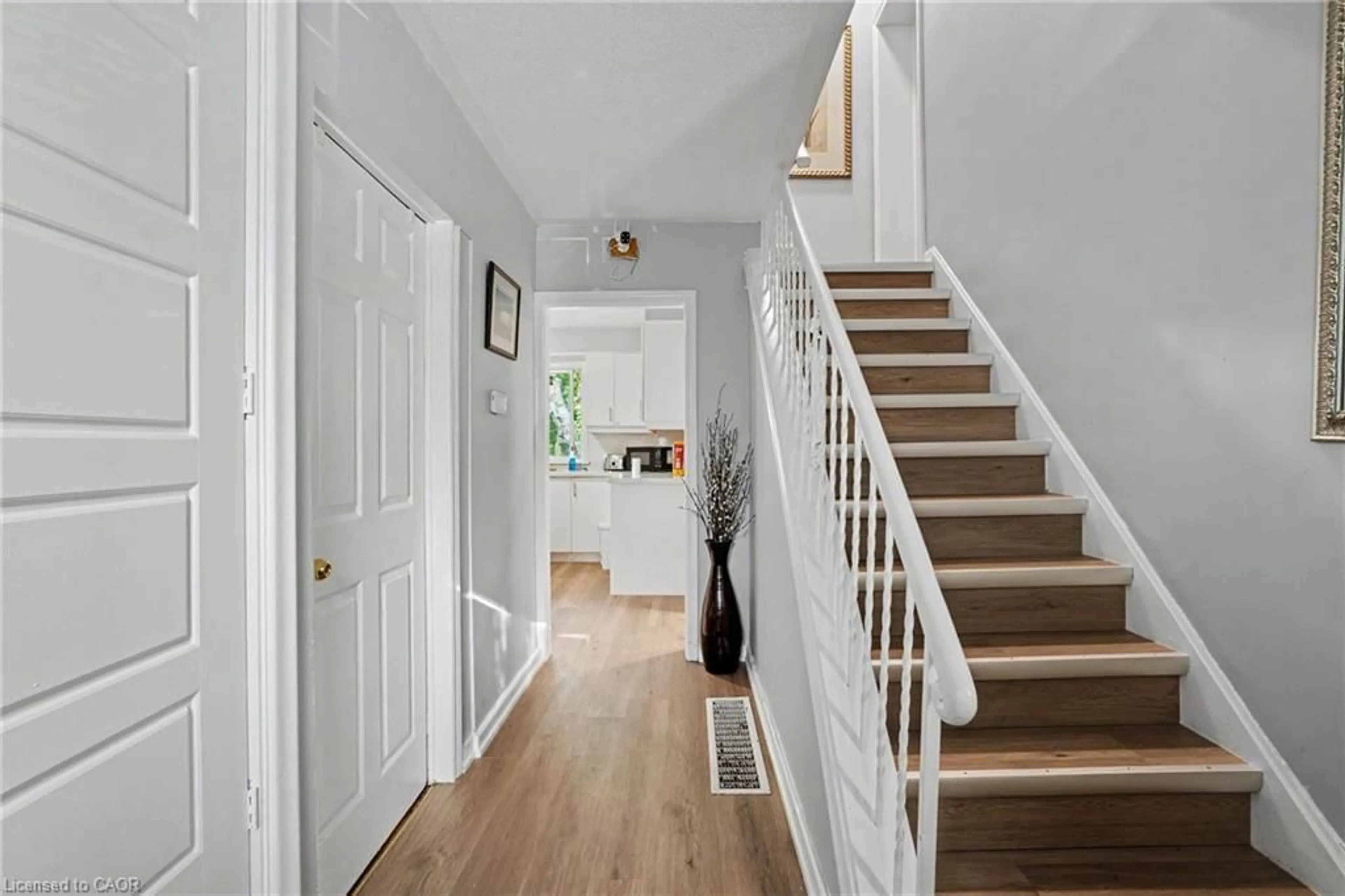 Indoor entryway for 47 Bowman St, Hamilton Ontario L8S 2T5