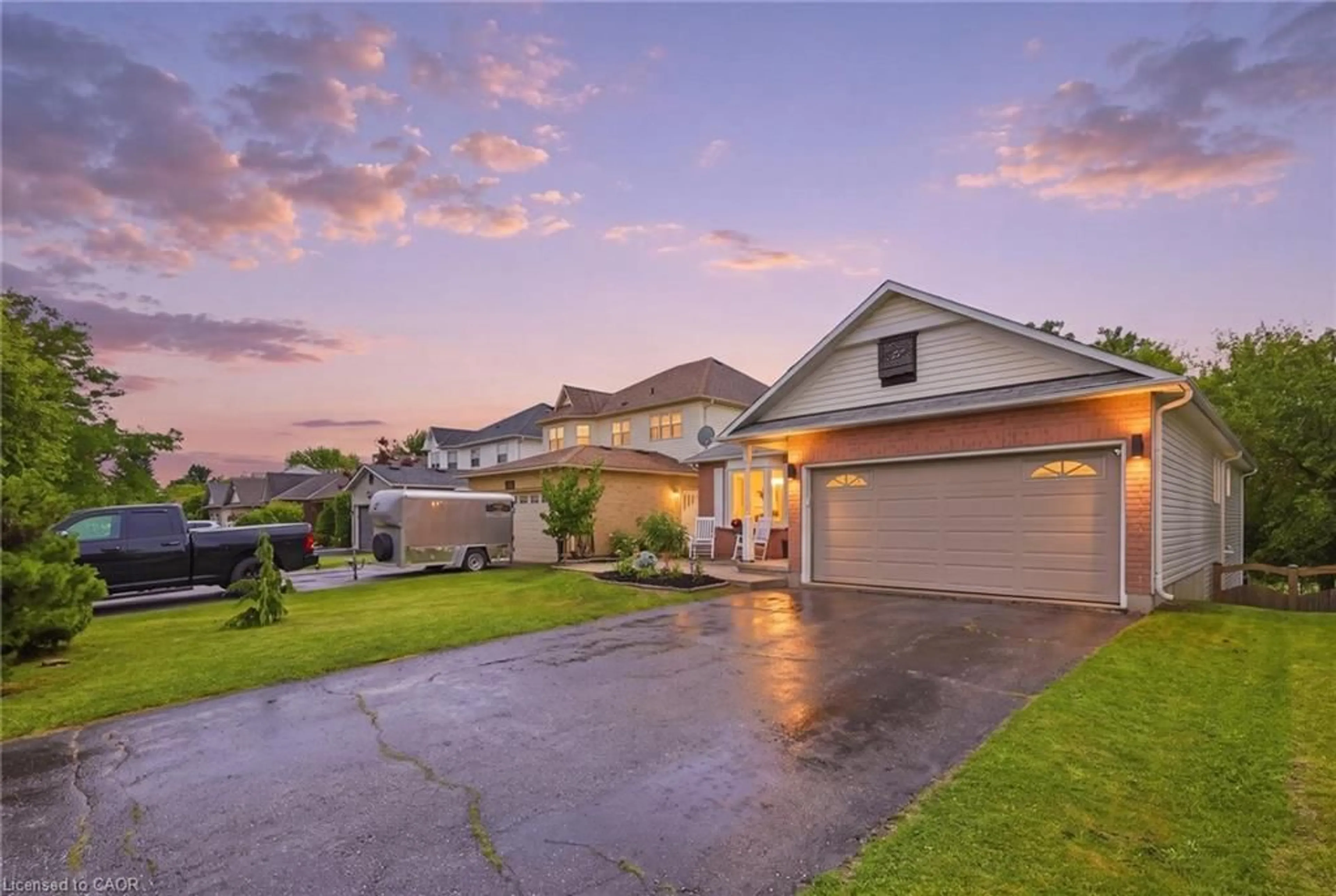 A pic from outside/outdoor area/front of a property/back of a property/a pic from drone, street for 68 Hilltop Dr, Ayr Ontario N0B 1E0