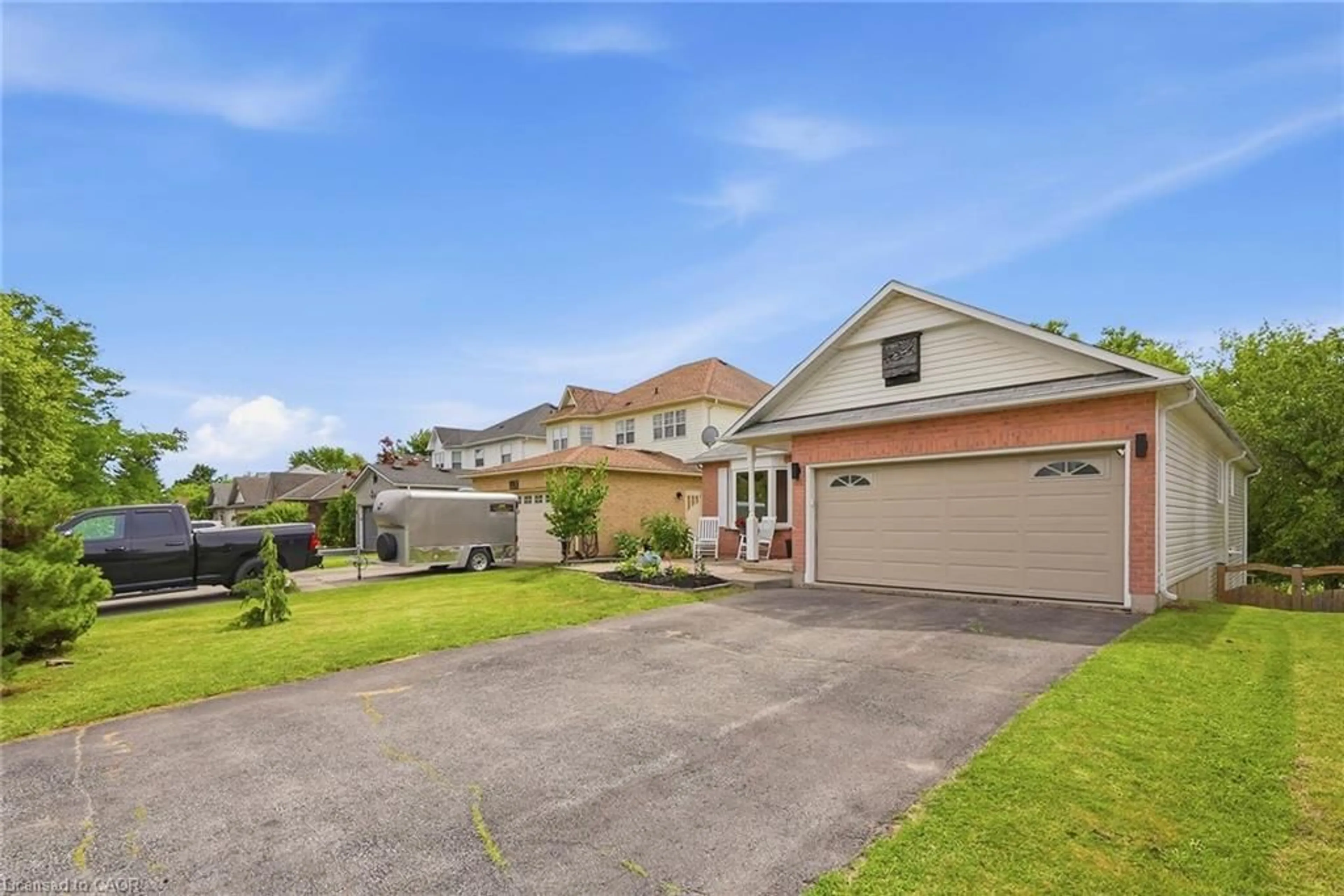 A pic from outside/outdoor area/front of a property/back of a property/a pic from drone, street for 68 Hilltop Dr, Ayr Ontario N0B 1E0