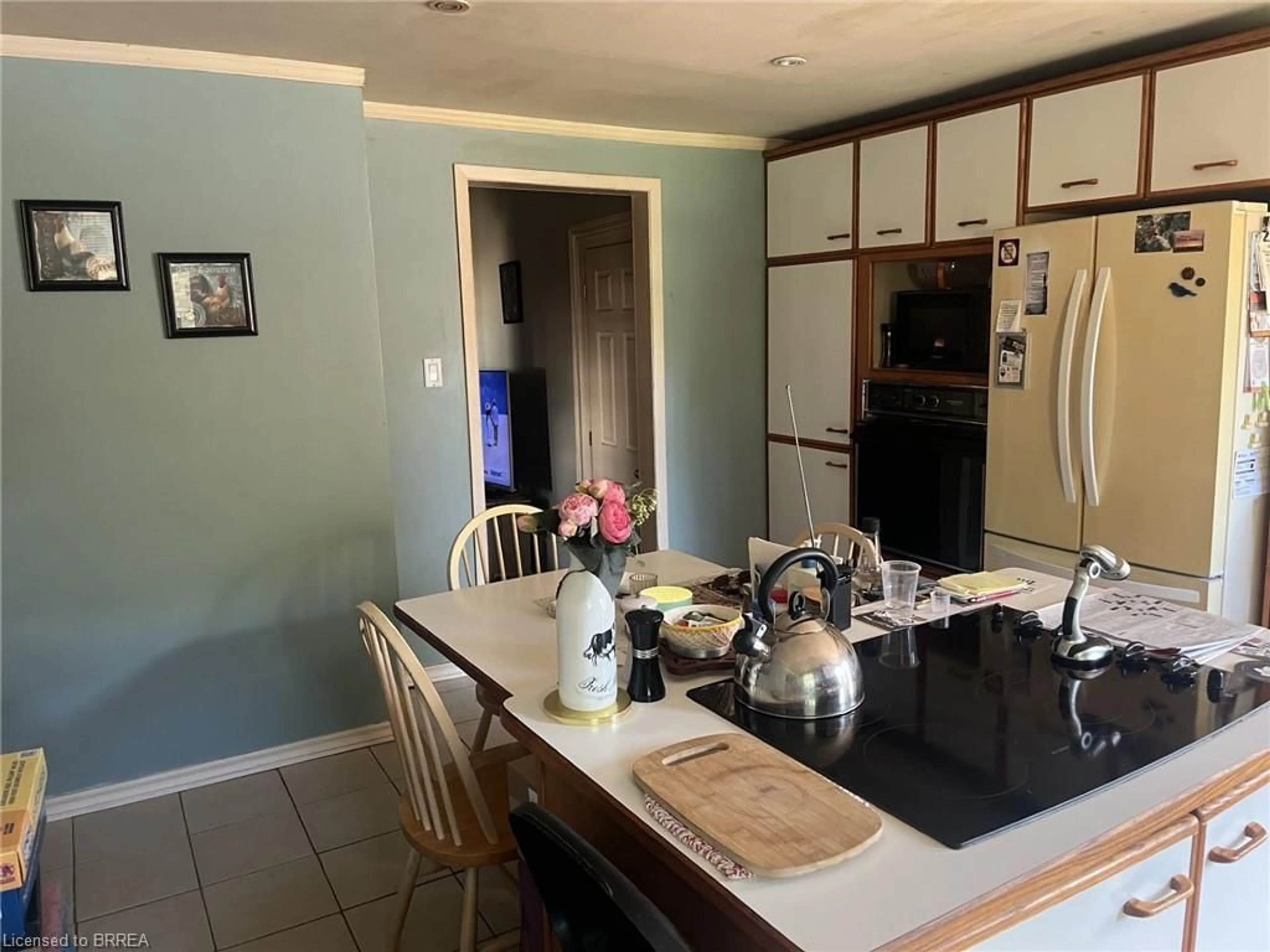 A pic of a room for 42 Chatham St, Brantford Ontario N3T 2N6