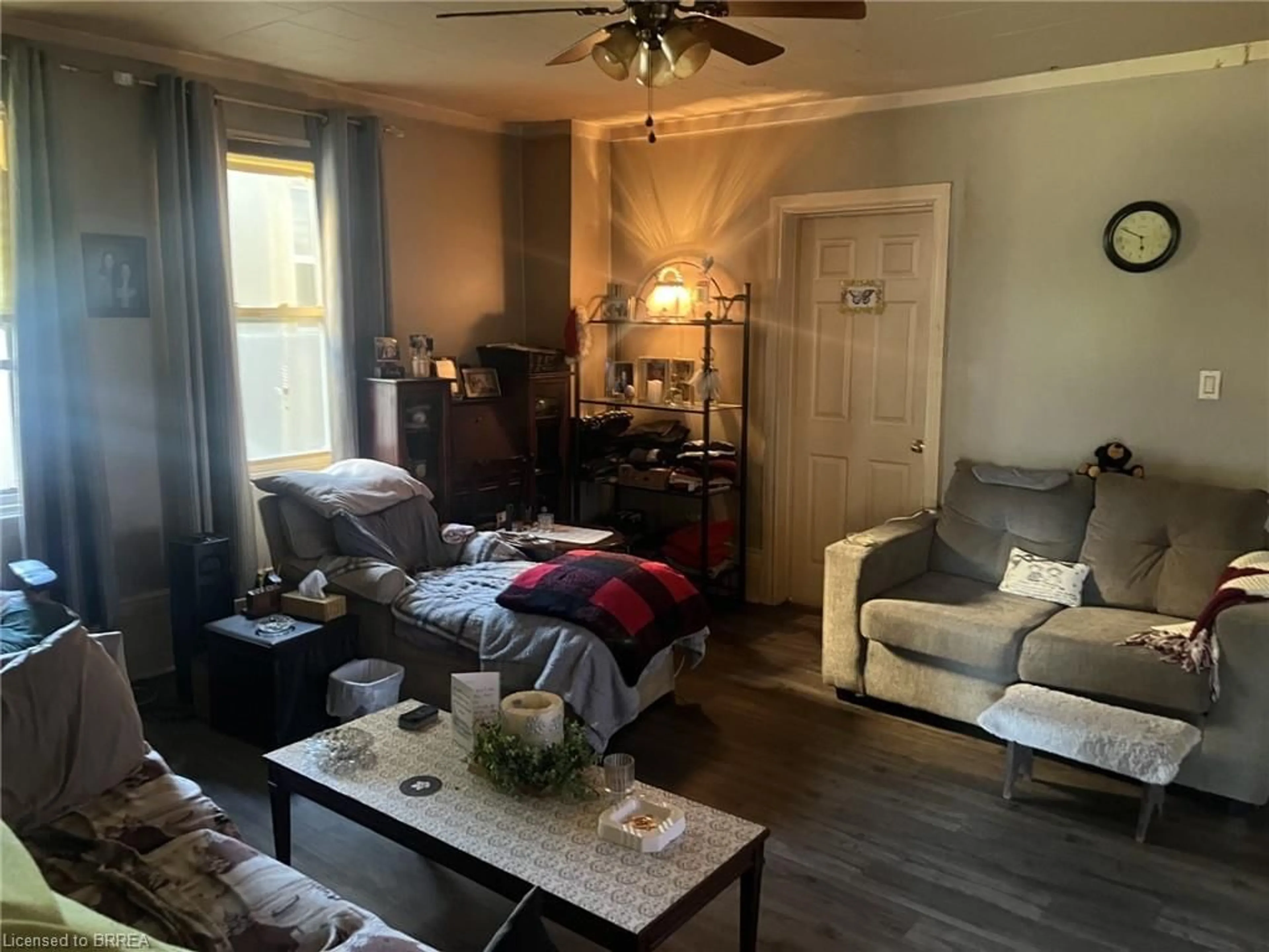 Living room with furniture, unknown for 42 Chatham St, Brantford Ontario N3T 2N6